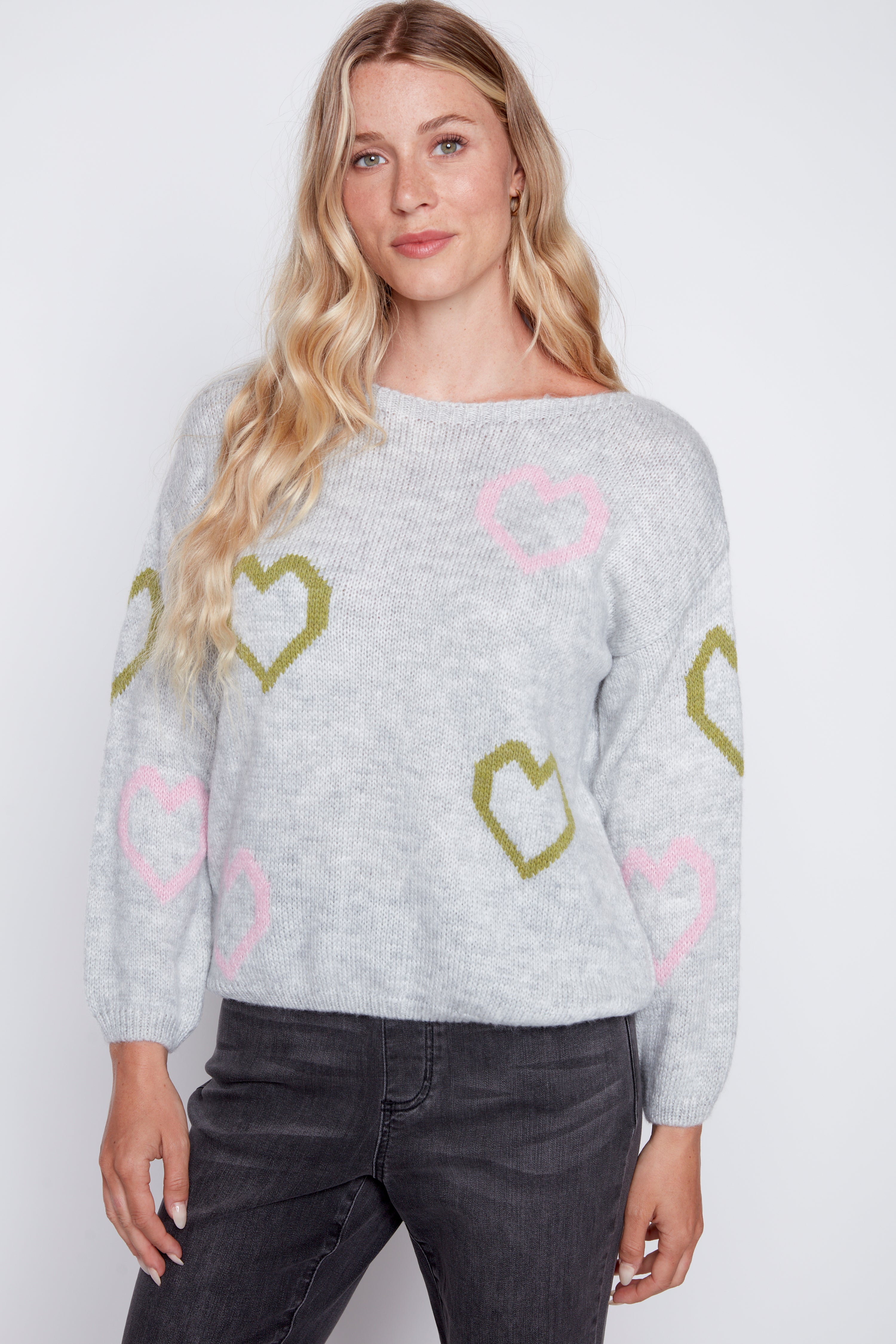 Le pull à motif coeurs