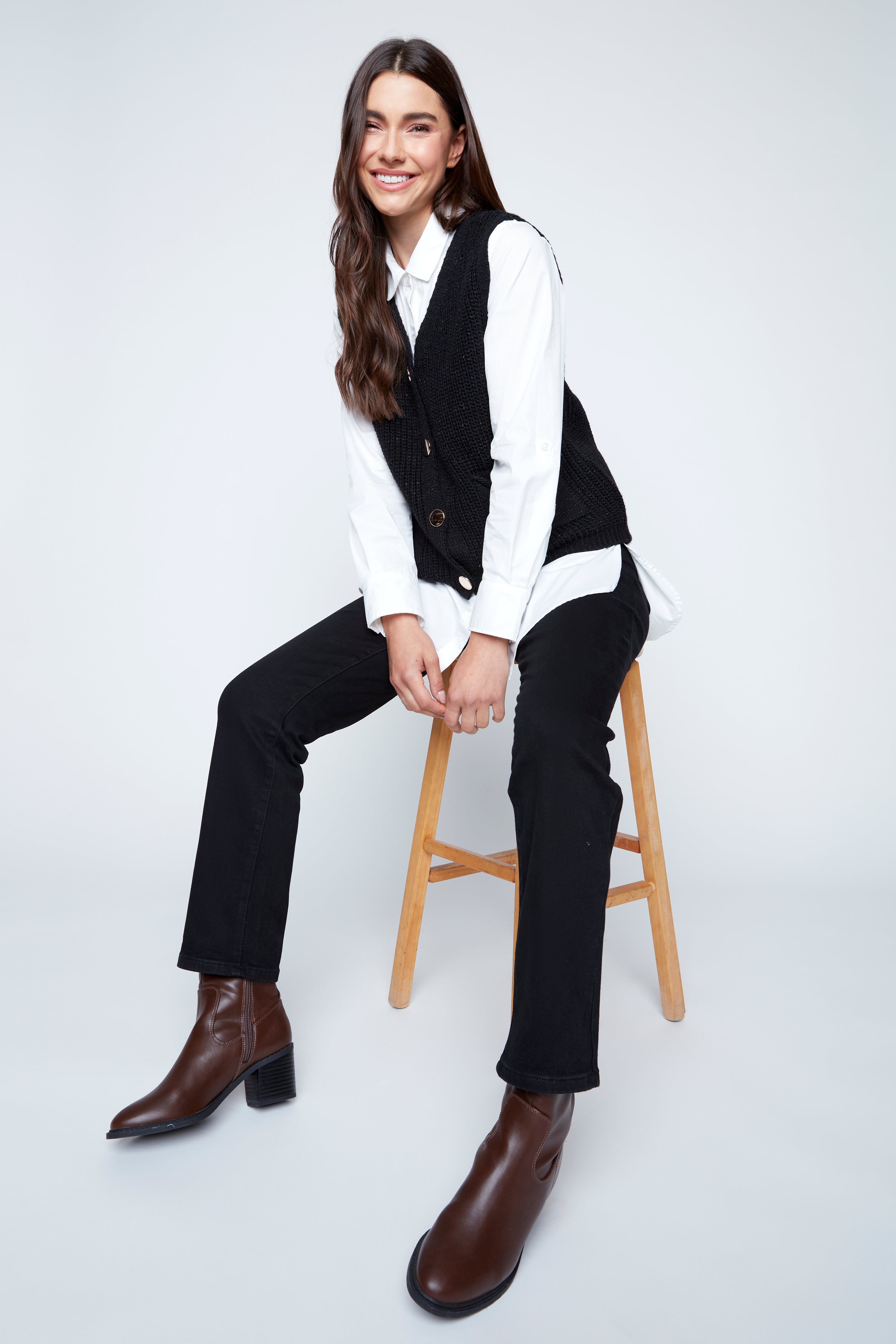 Sweater vest with pockets