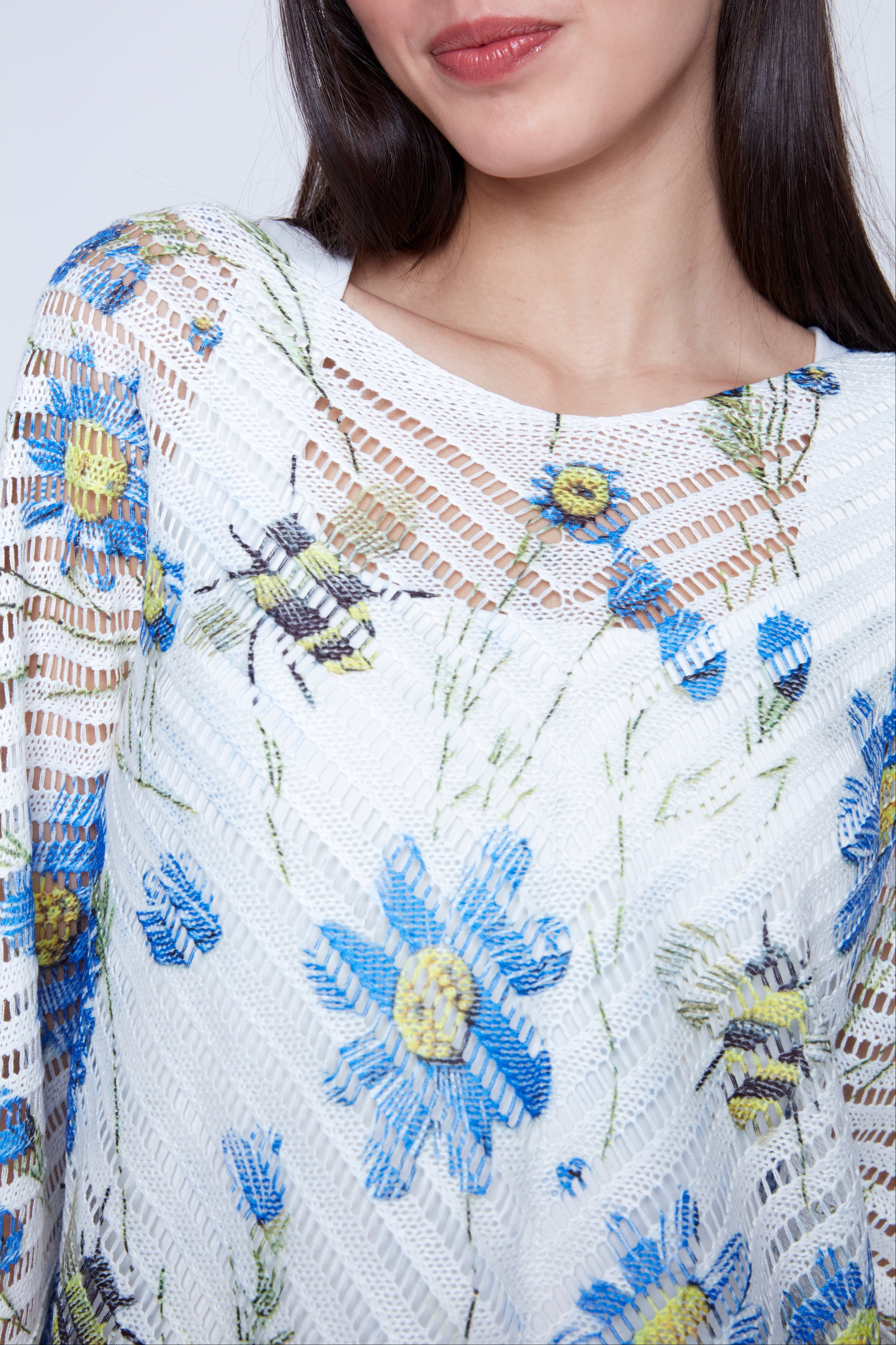 Floral bees print crochet top