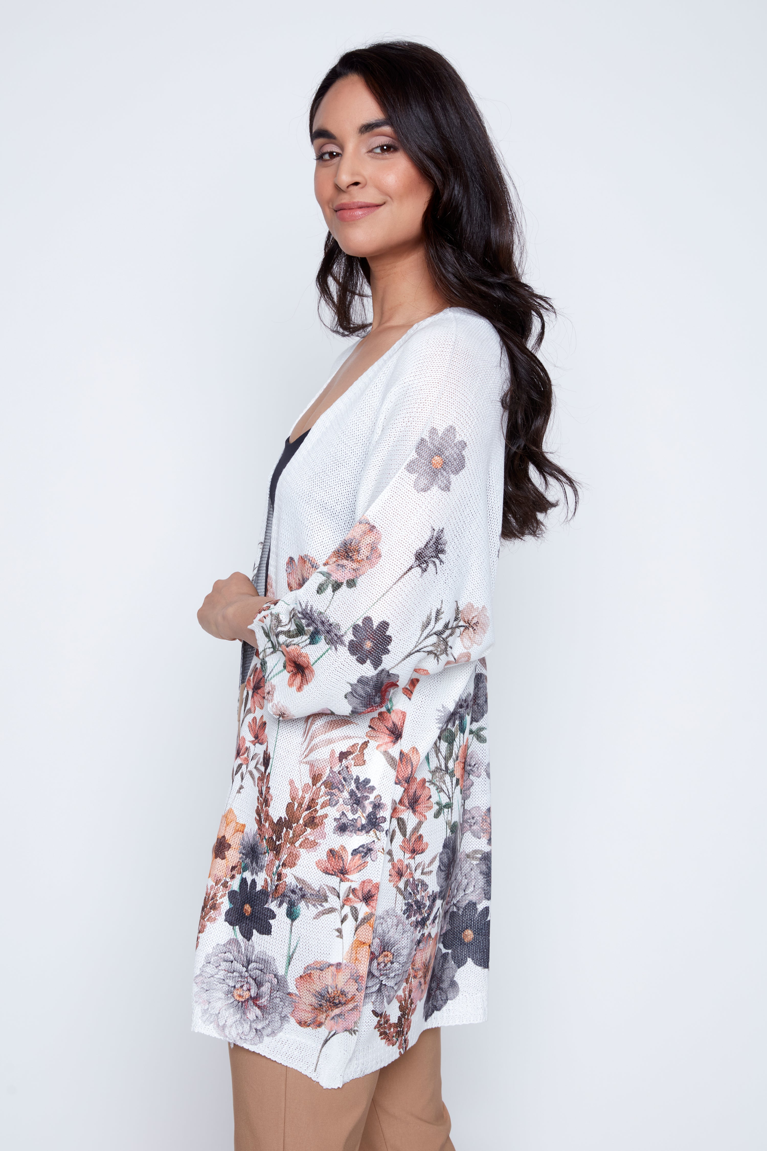 Le cardigan à bordure florale