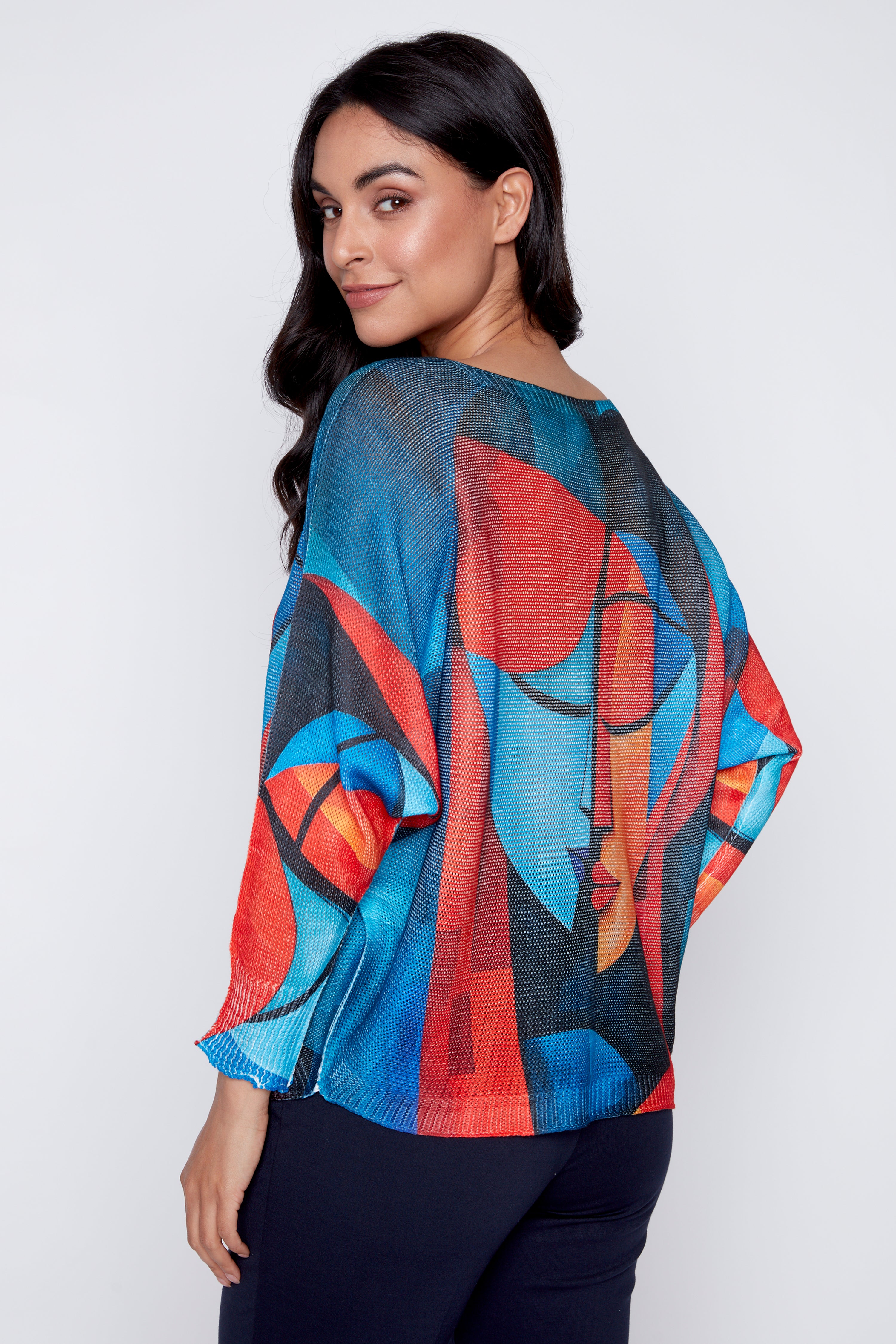 Le pull abstrait avec visage de Picasso