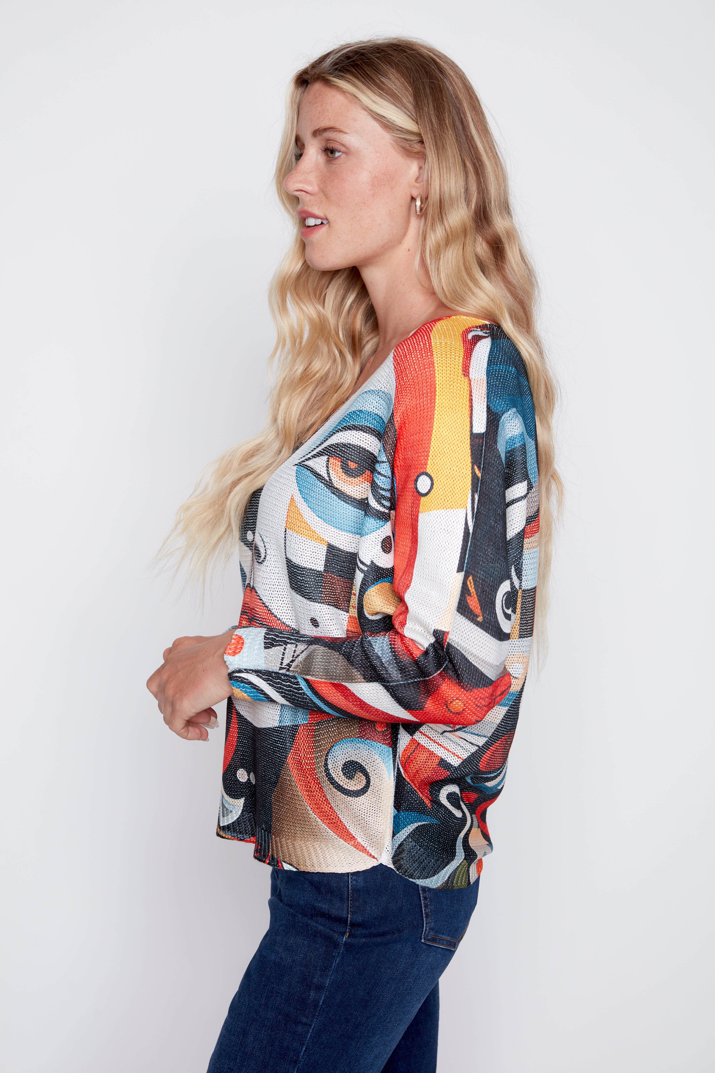 Le pull abstrait avec visage de femme