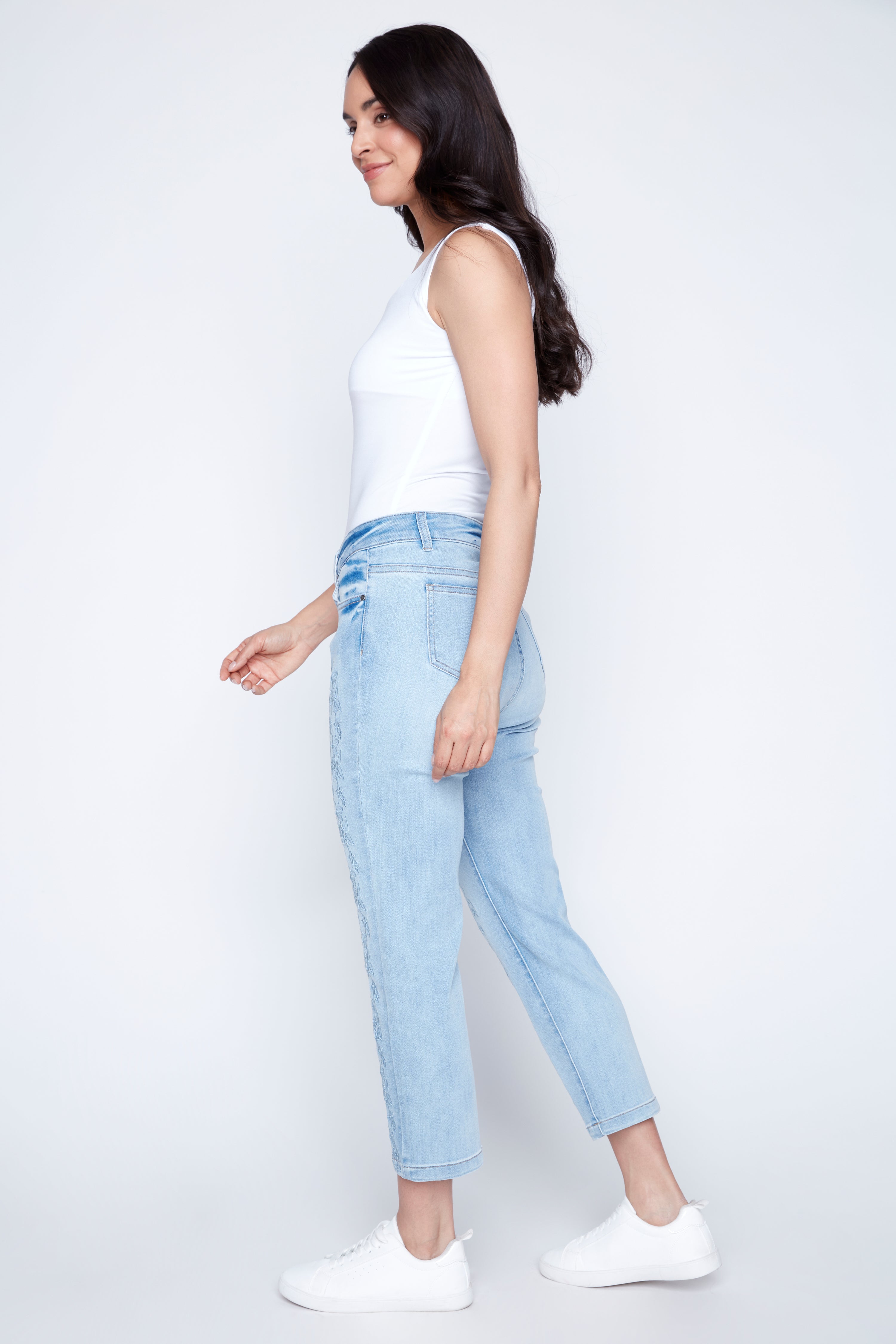 Tonal embroidery denim capri