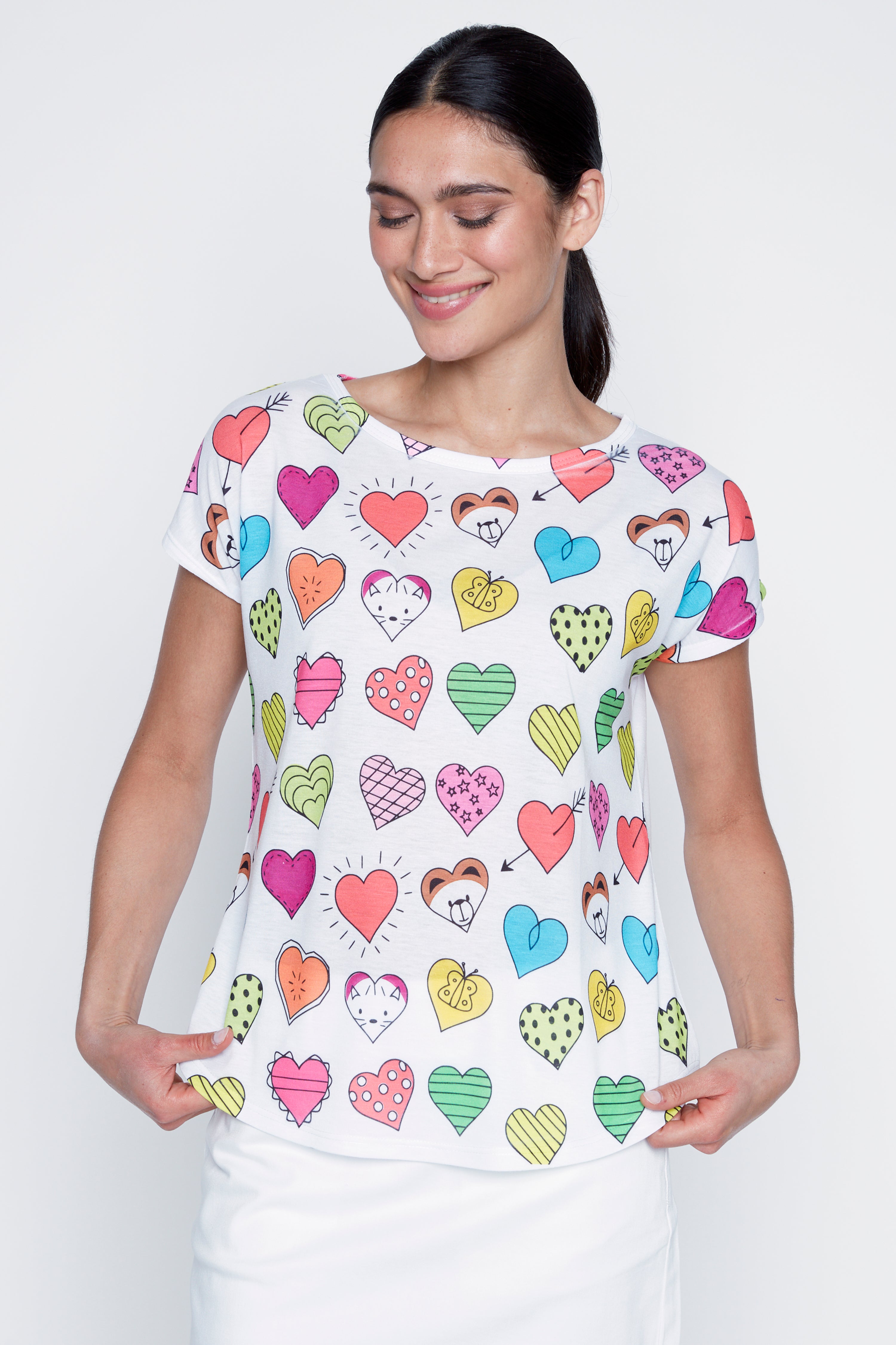 Le t-shirt coeurs colorés