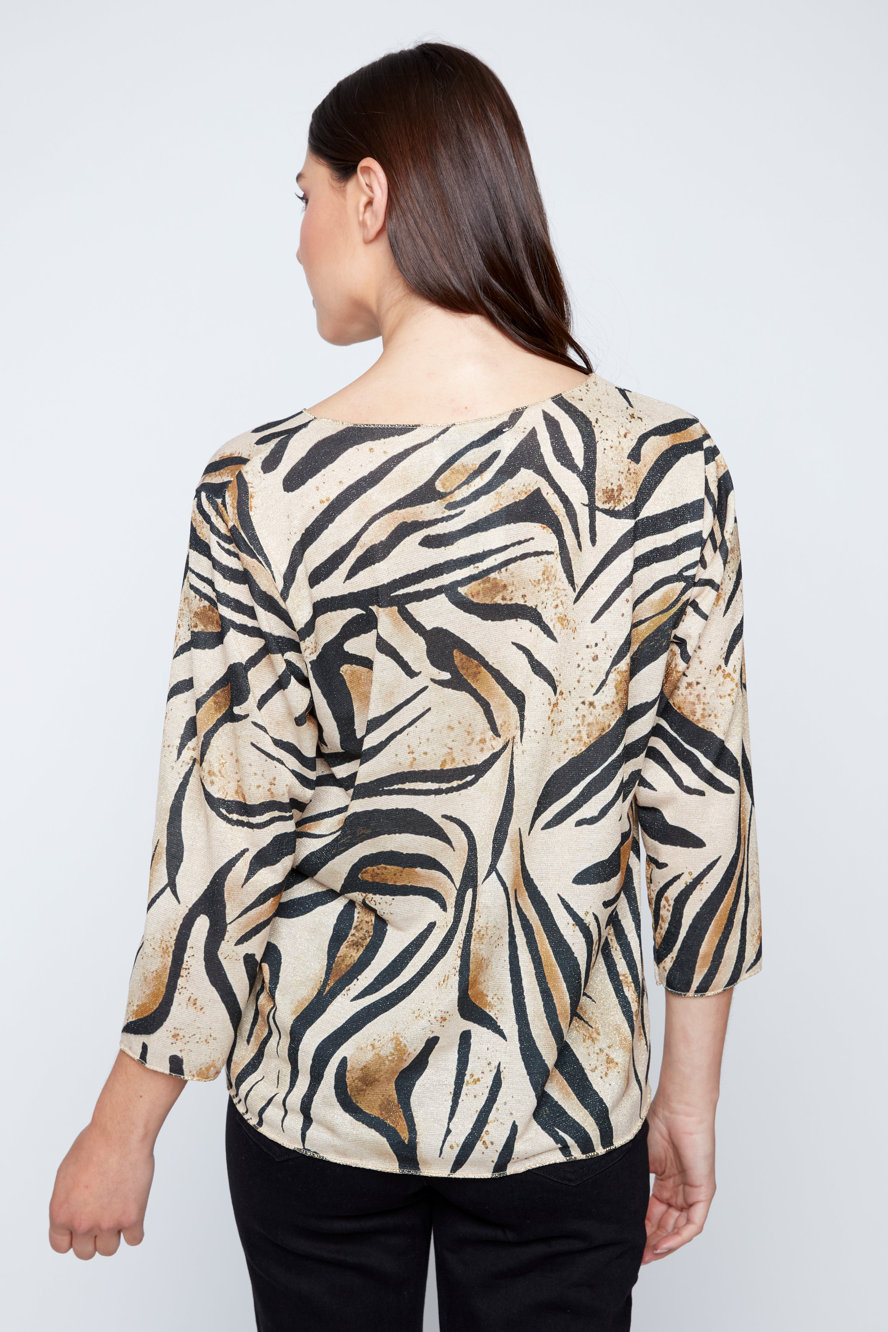 Le pull à imprimé zèbre fleuri