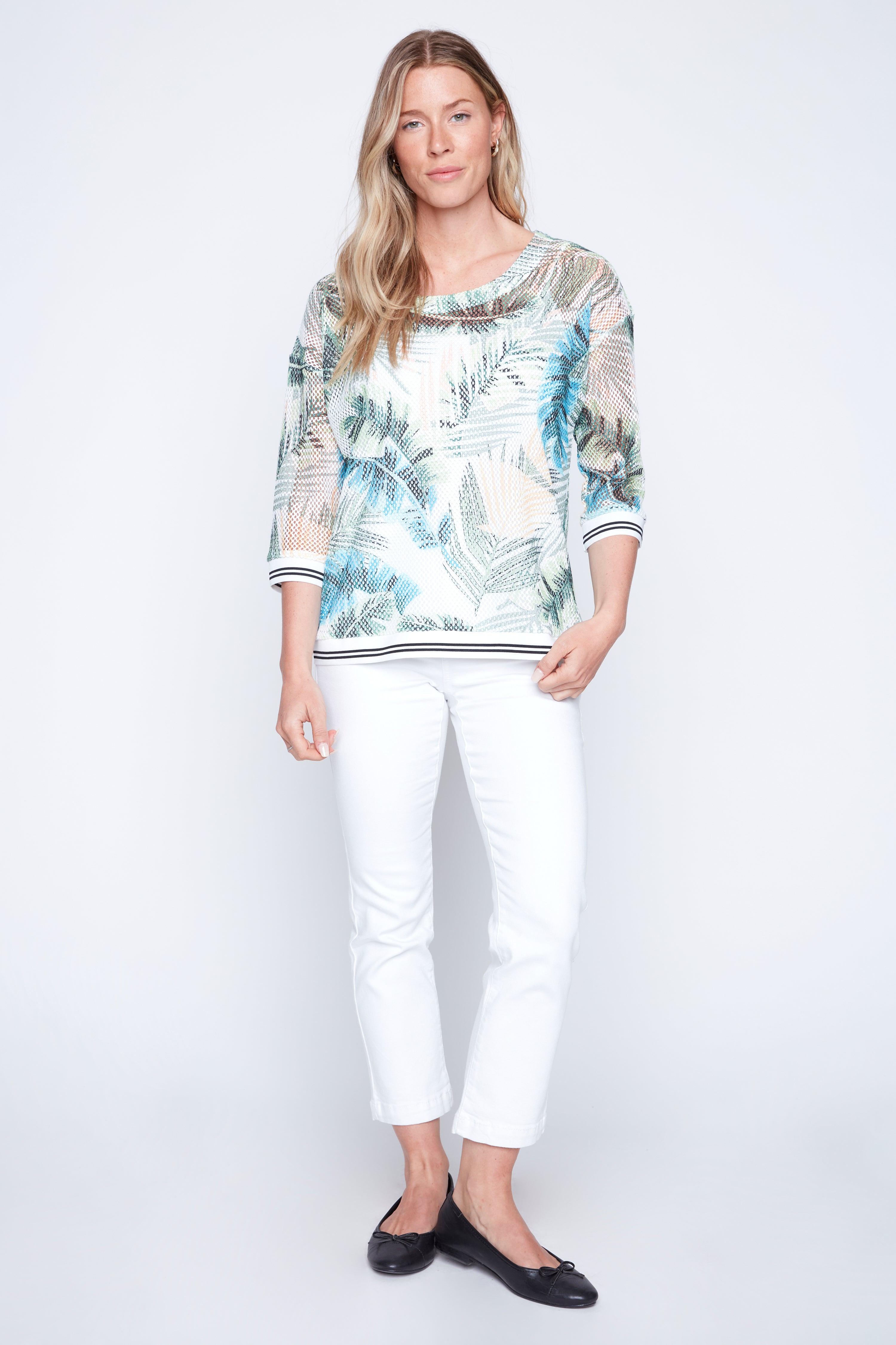 Le haut en crochet à imprimé tropical