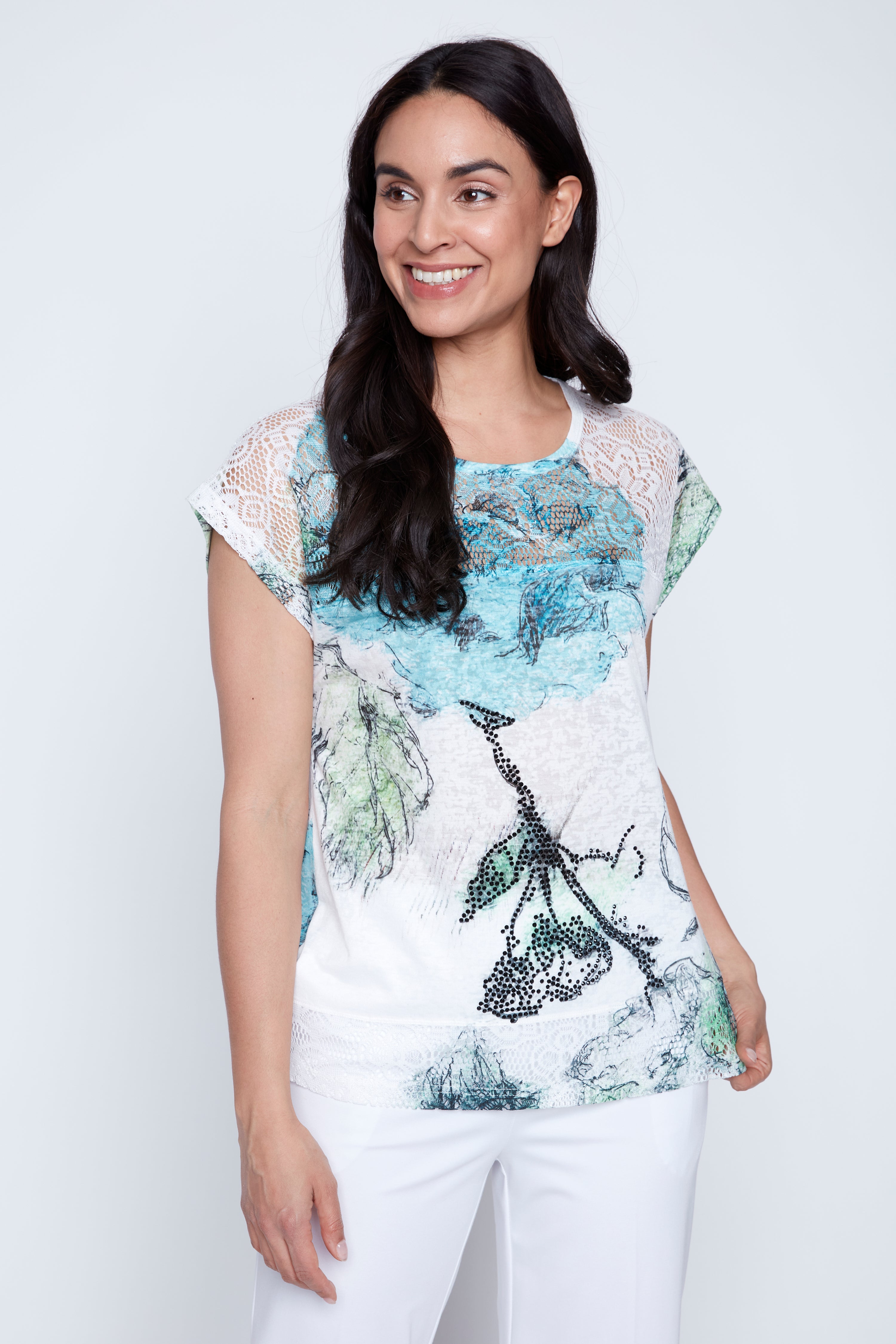 Le haut en dentelle imprimée