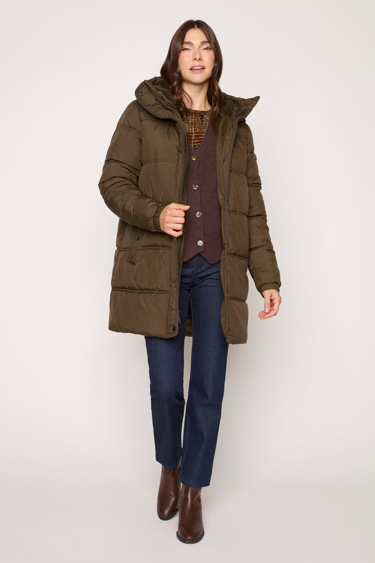 #Color_KHAKI
