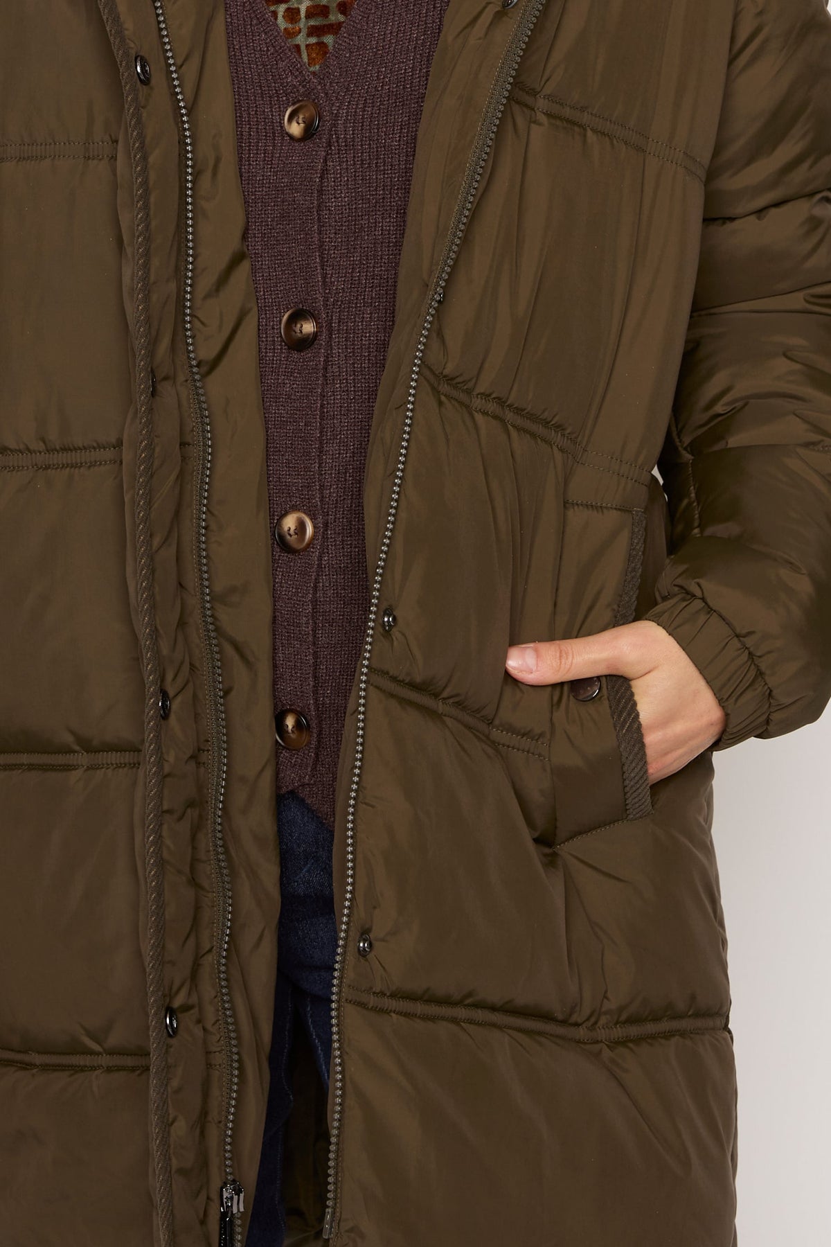 #Color_KHAKI