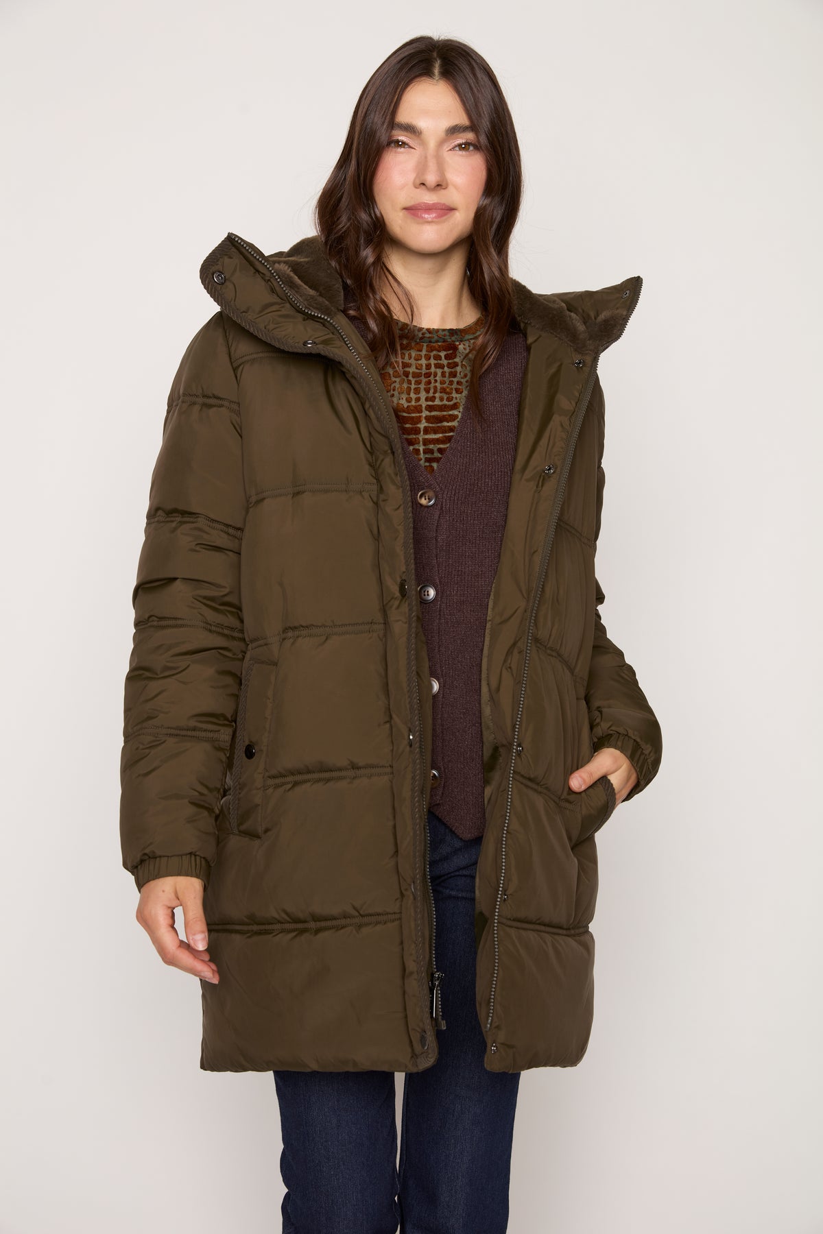 #Color_KHAKI