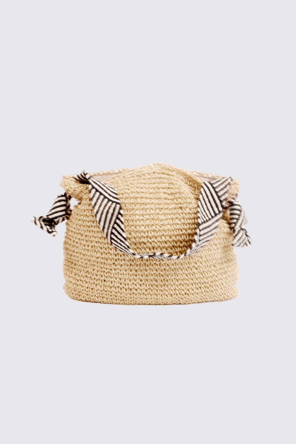 Le sac fourre-tout au crochet avec poignée contrastée