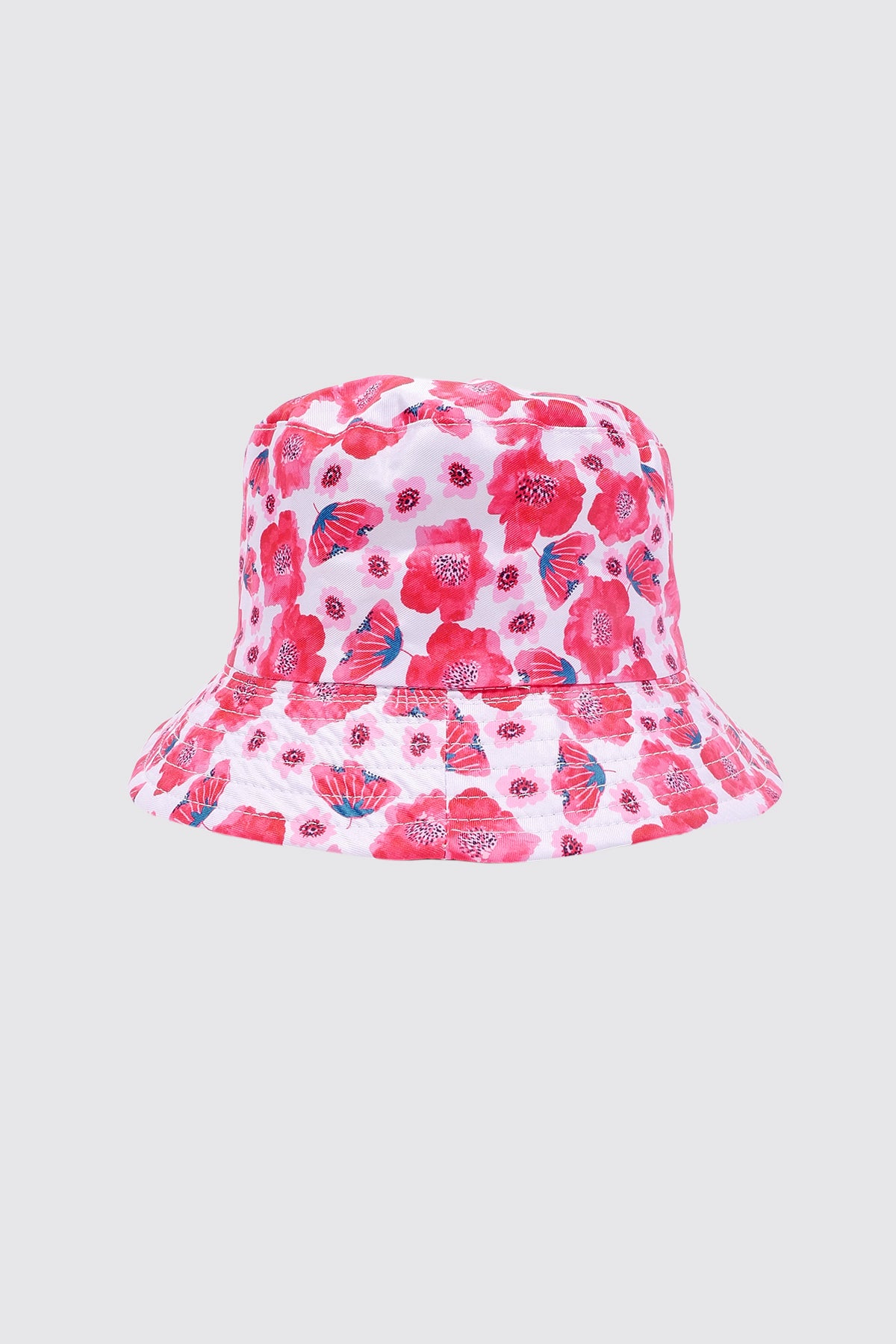 Le chapeau à imprimé floral