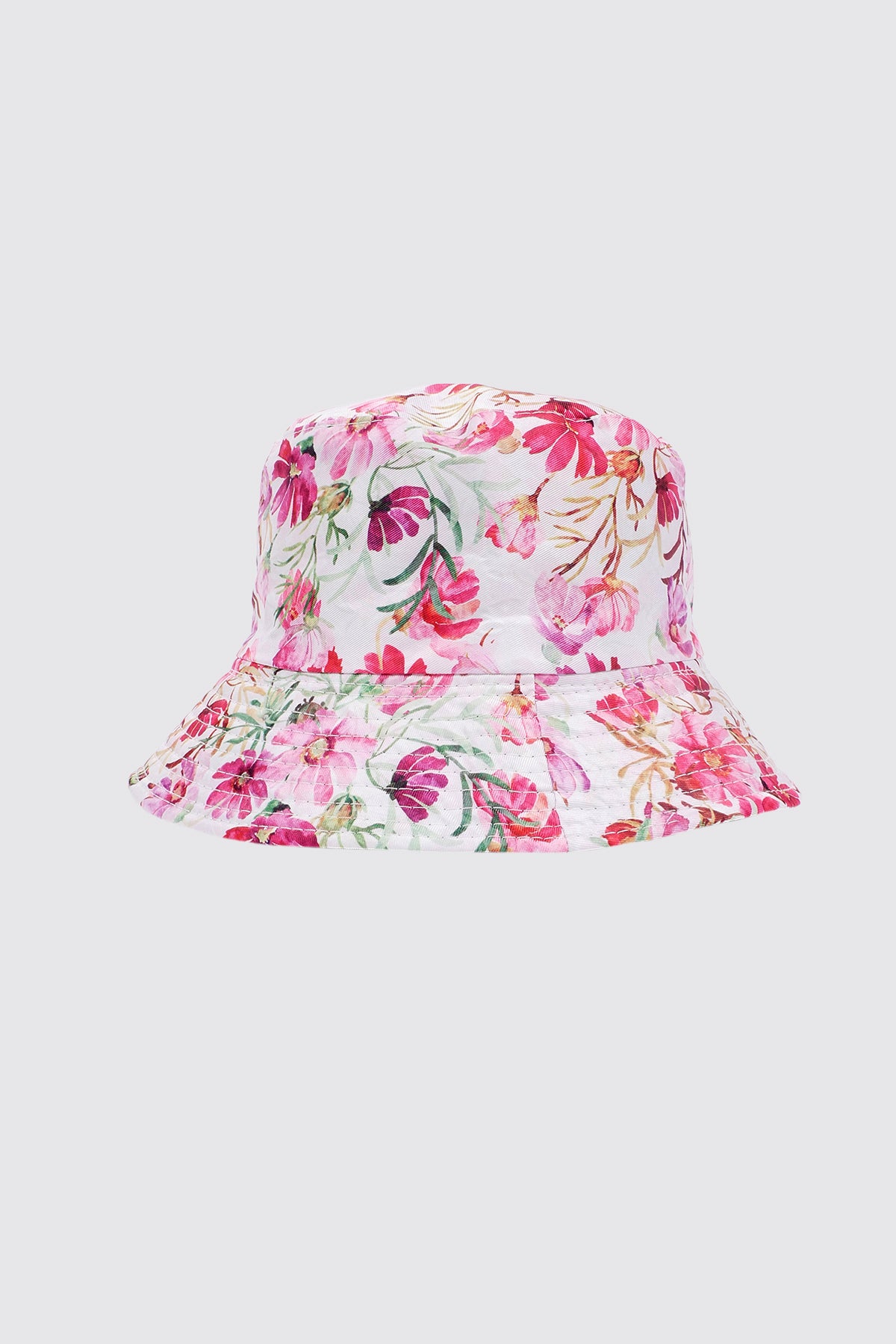 Le chapeau à imprimé floral