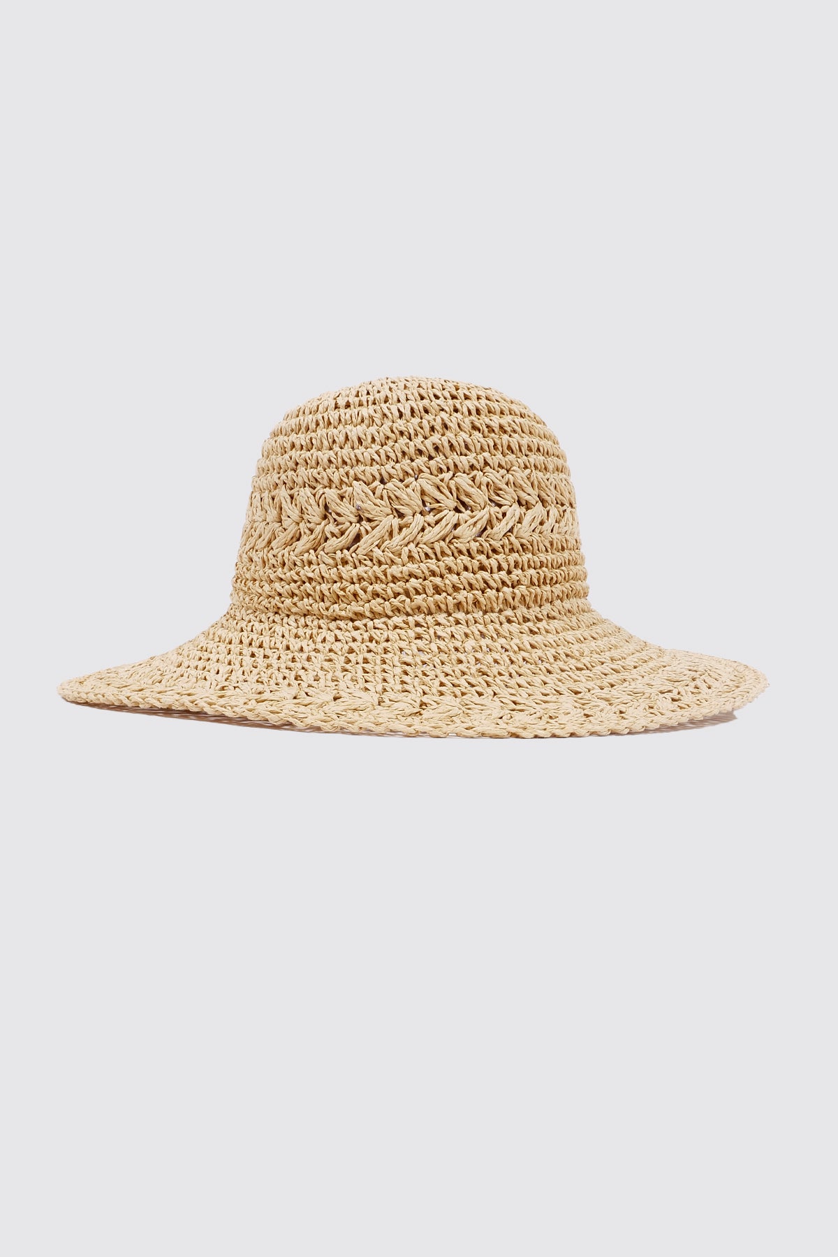 Le chapeau de soleil crocheté à la main