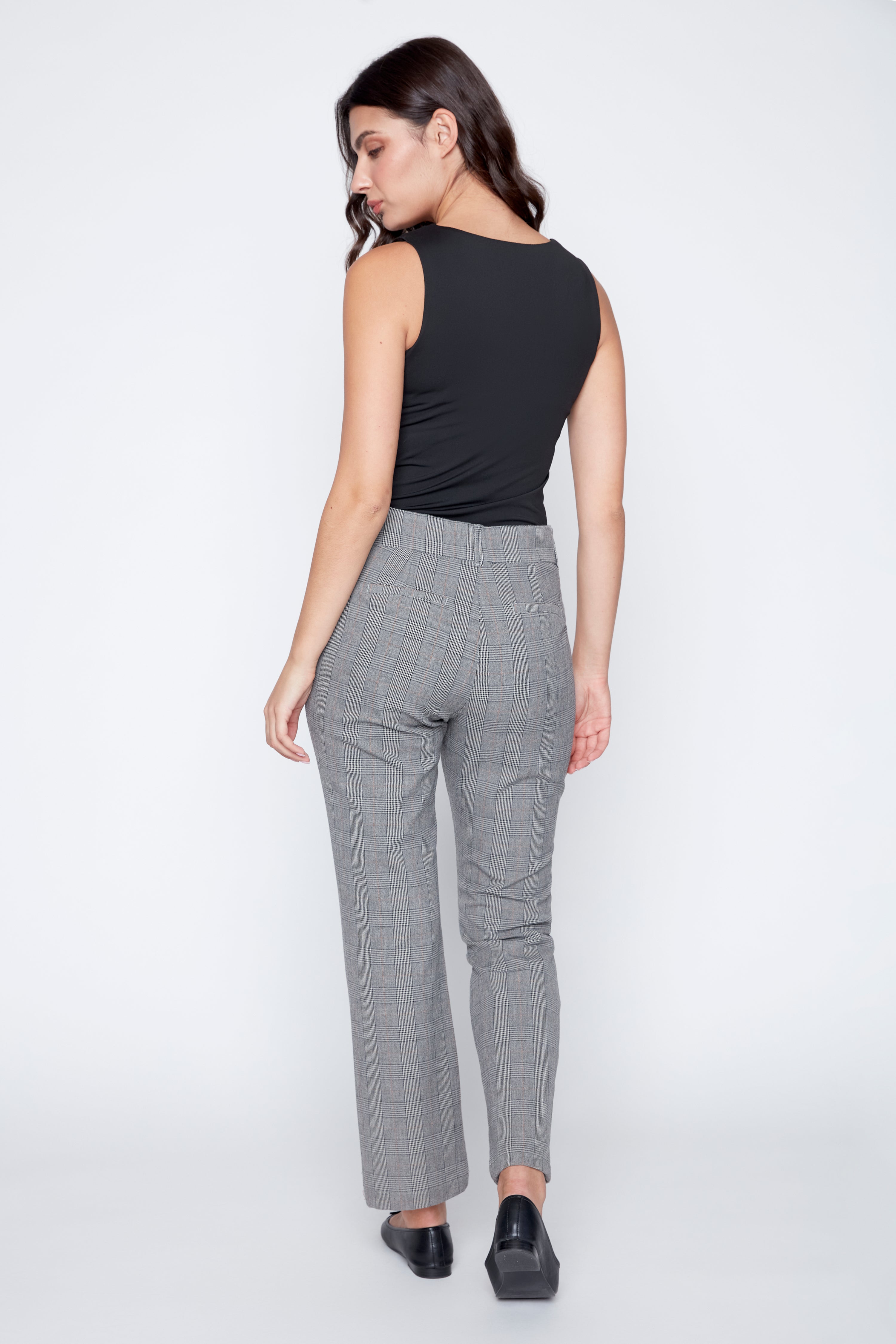 Le pantalon à carreaux