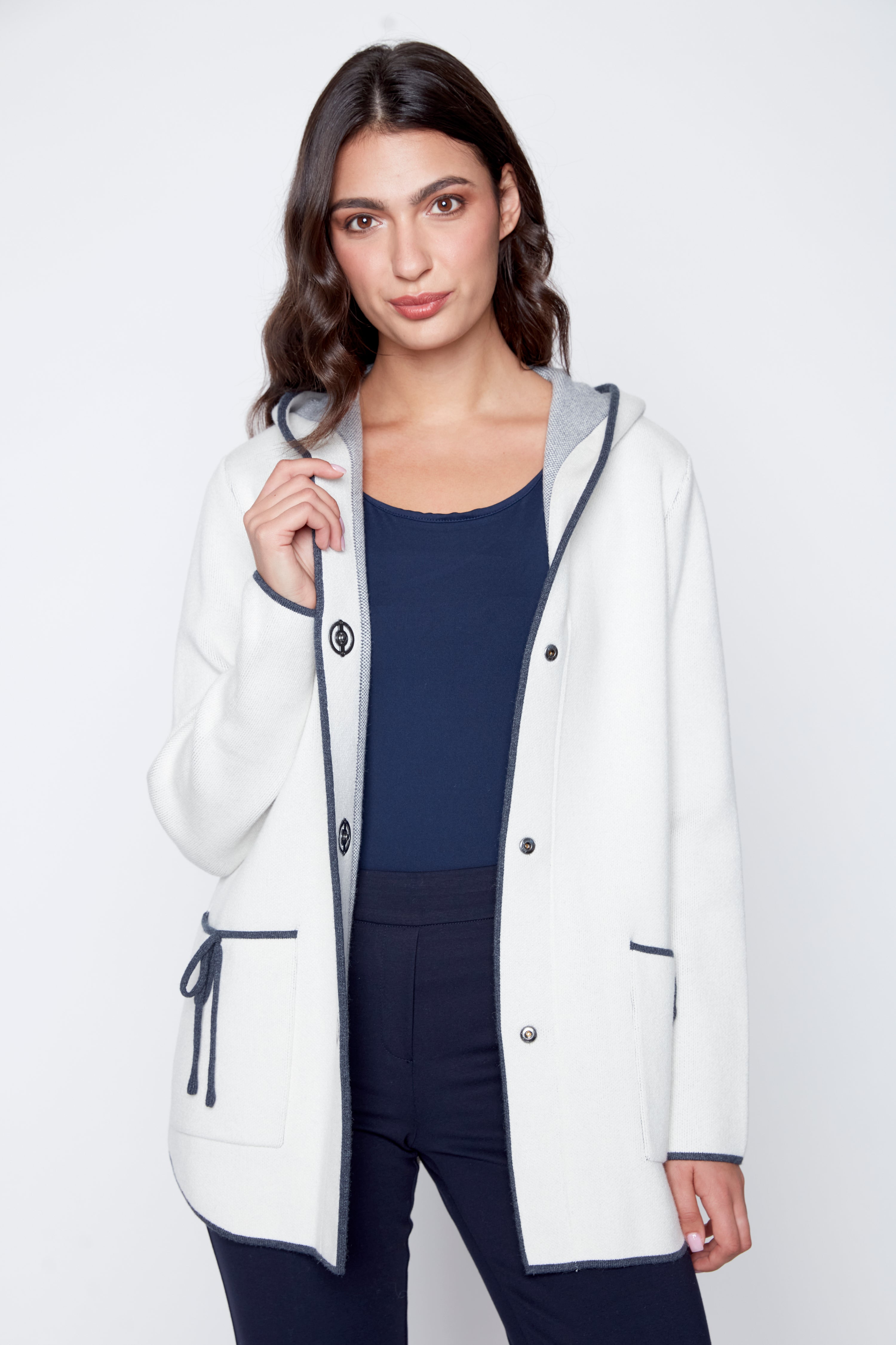 Le cardigan à détails croisés