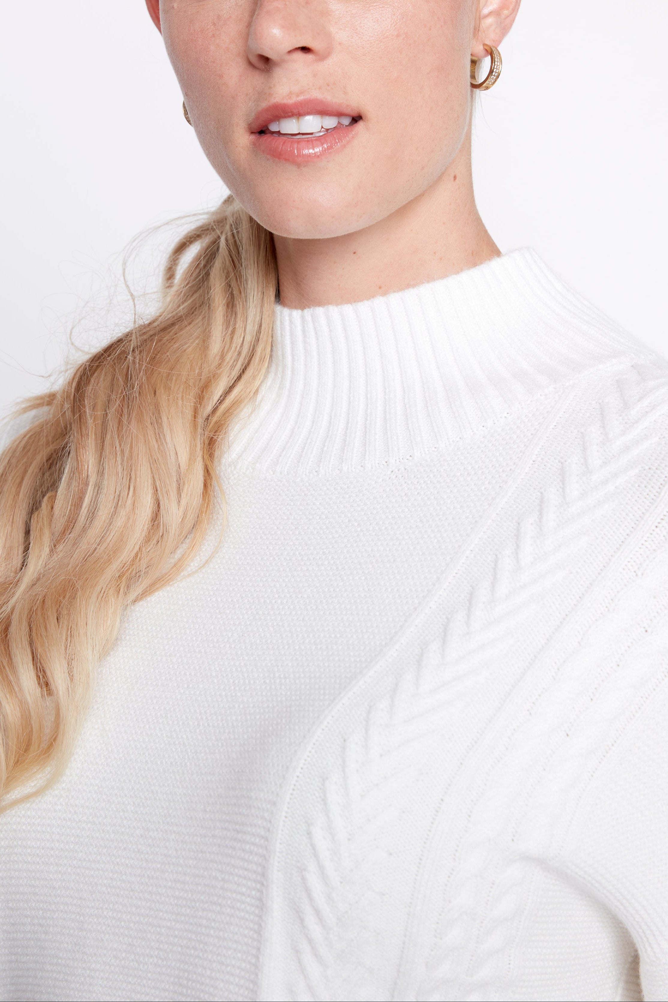 Solid cable design sweater