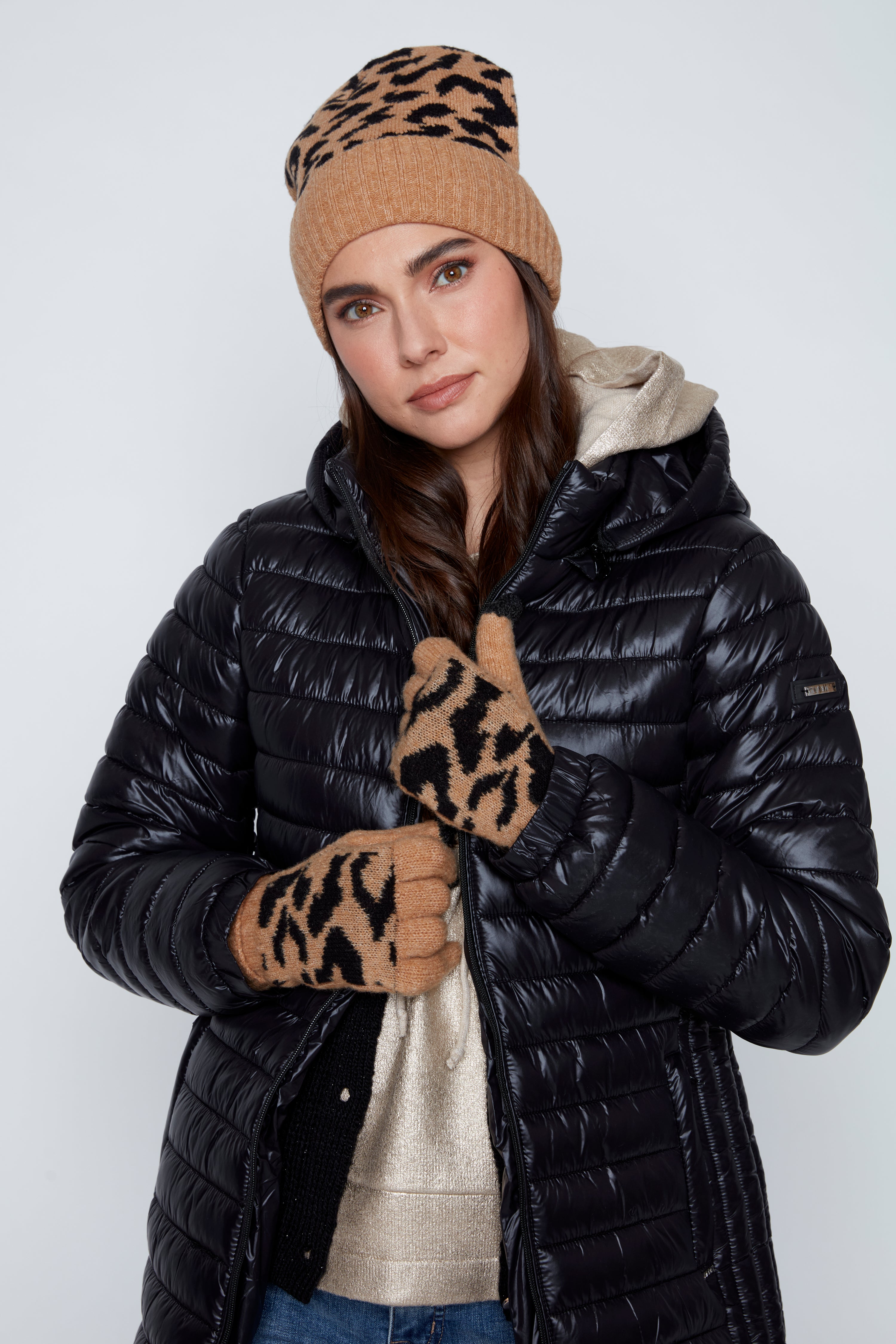 Le chapeau en tricot imprimé animalier