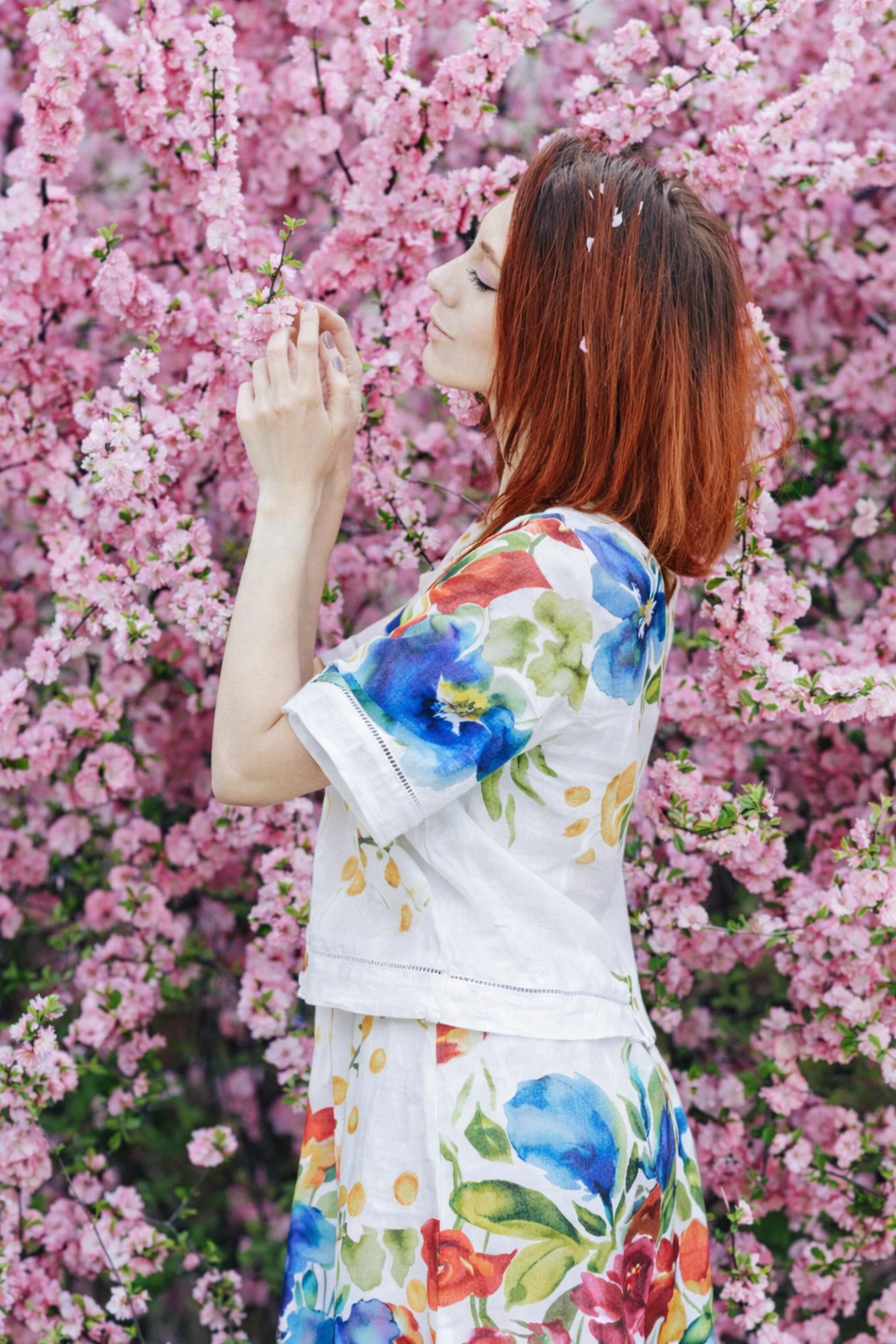 Floral border crop linen top