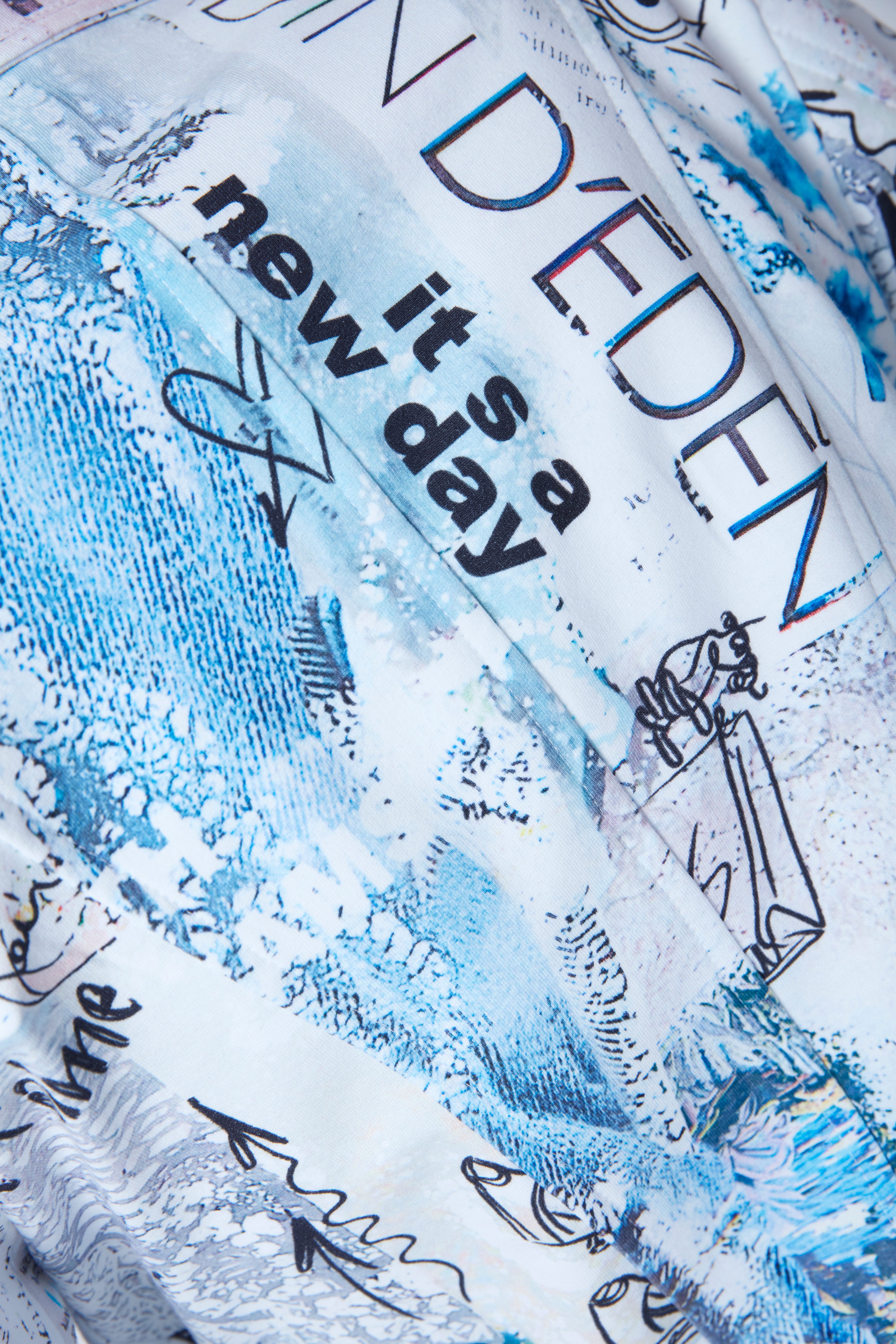 Le blazer à imprimé journal