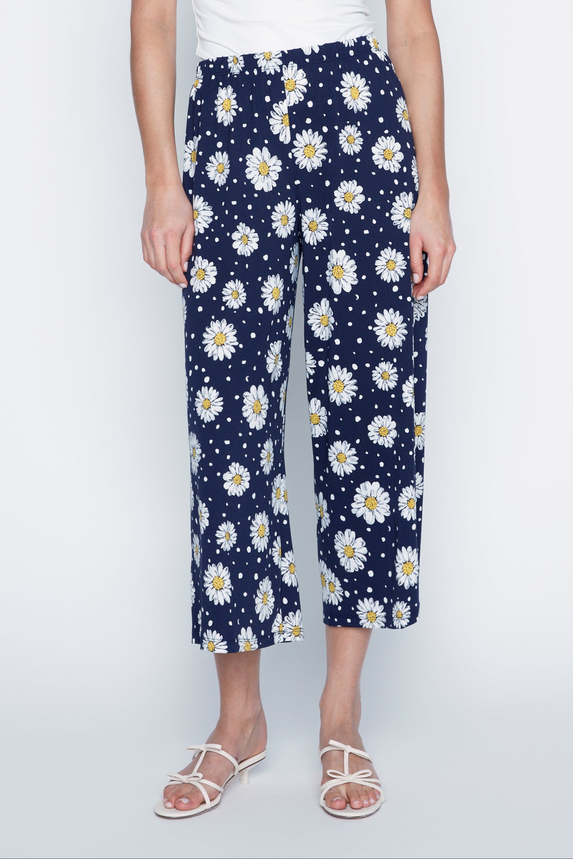 Daisy dot print gaucho pant