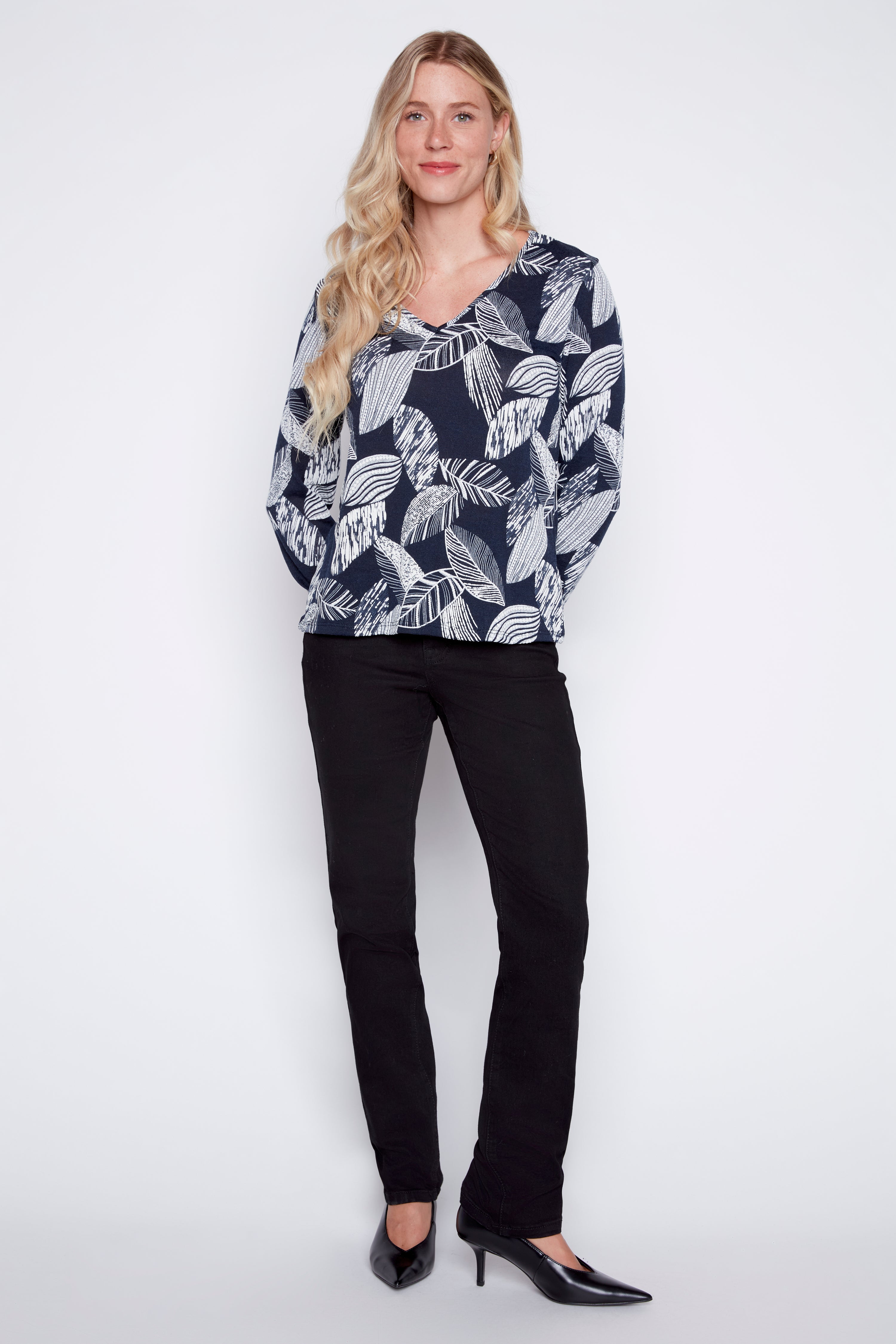 Puff leaf print knit top
