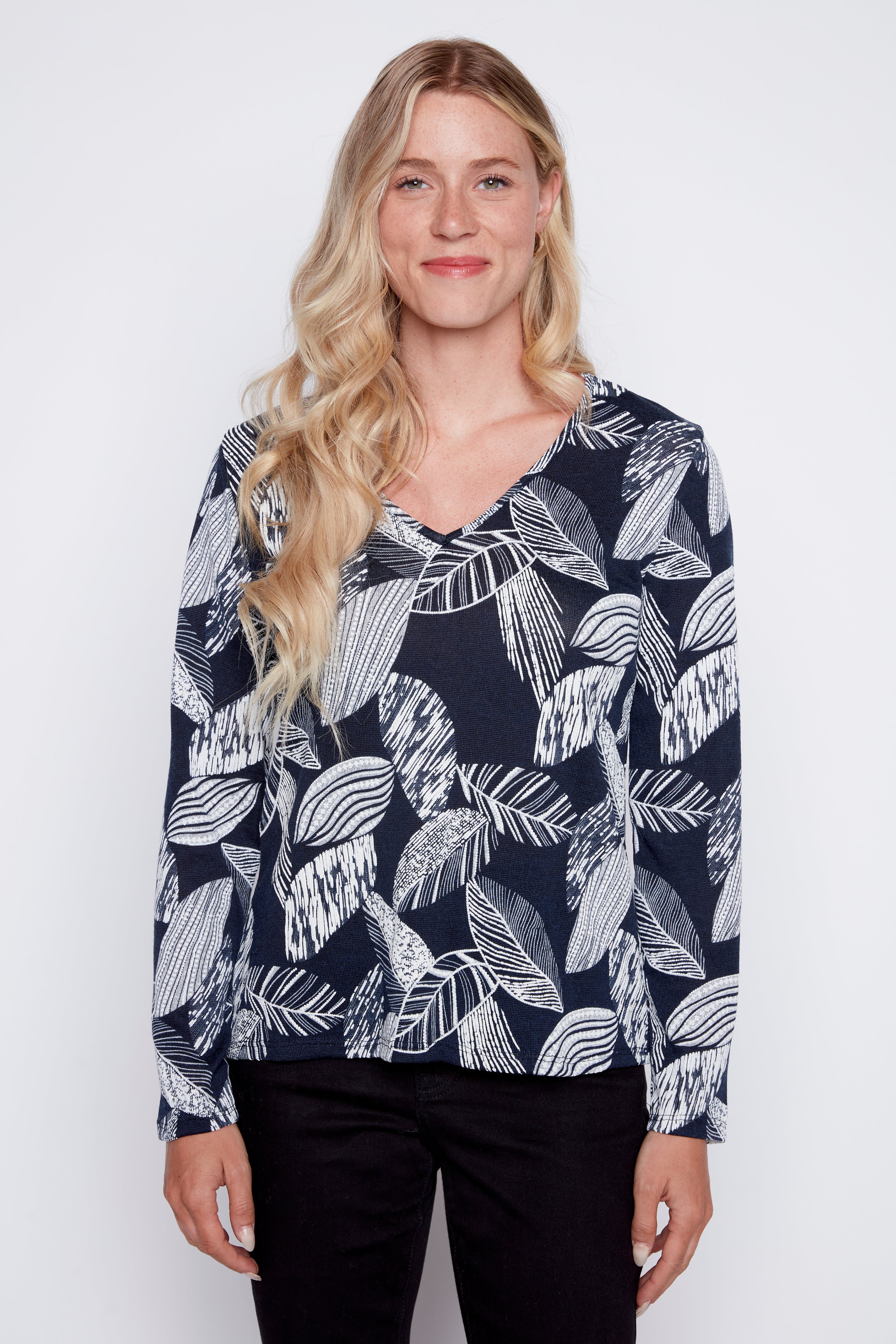 Puff leaf print knit top