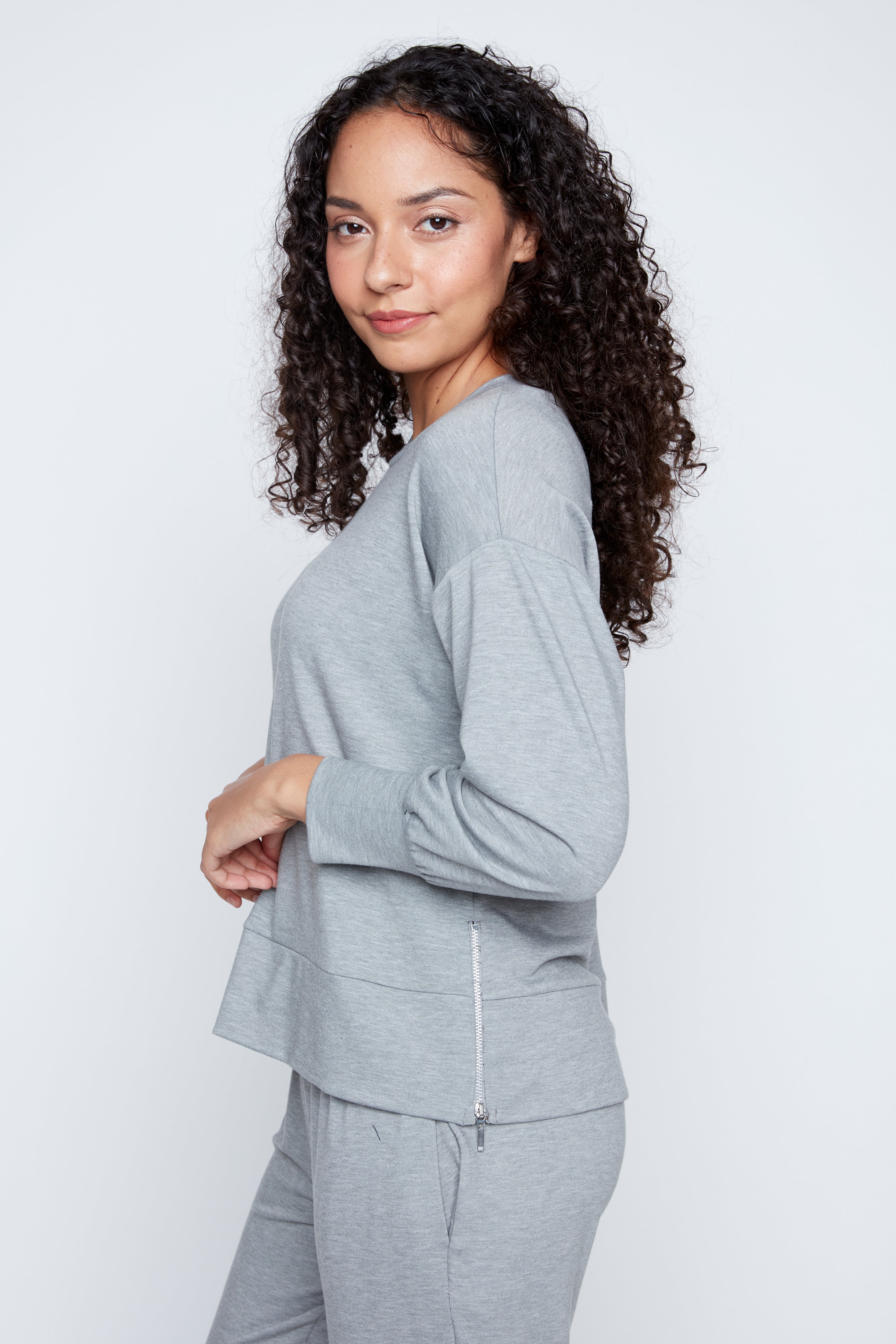 Solid top with side zipper detail