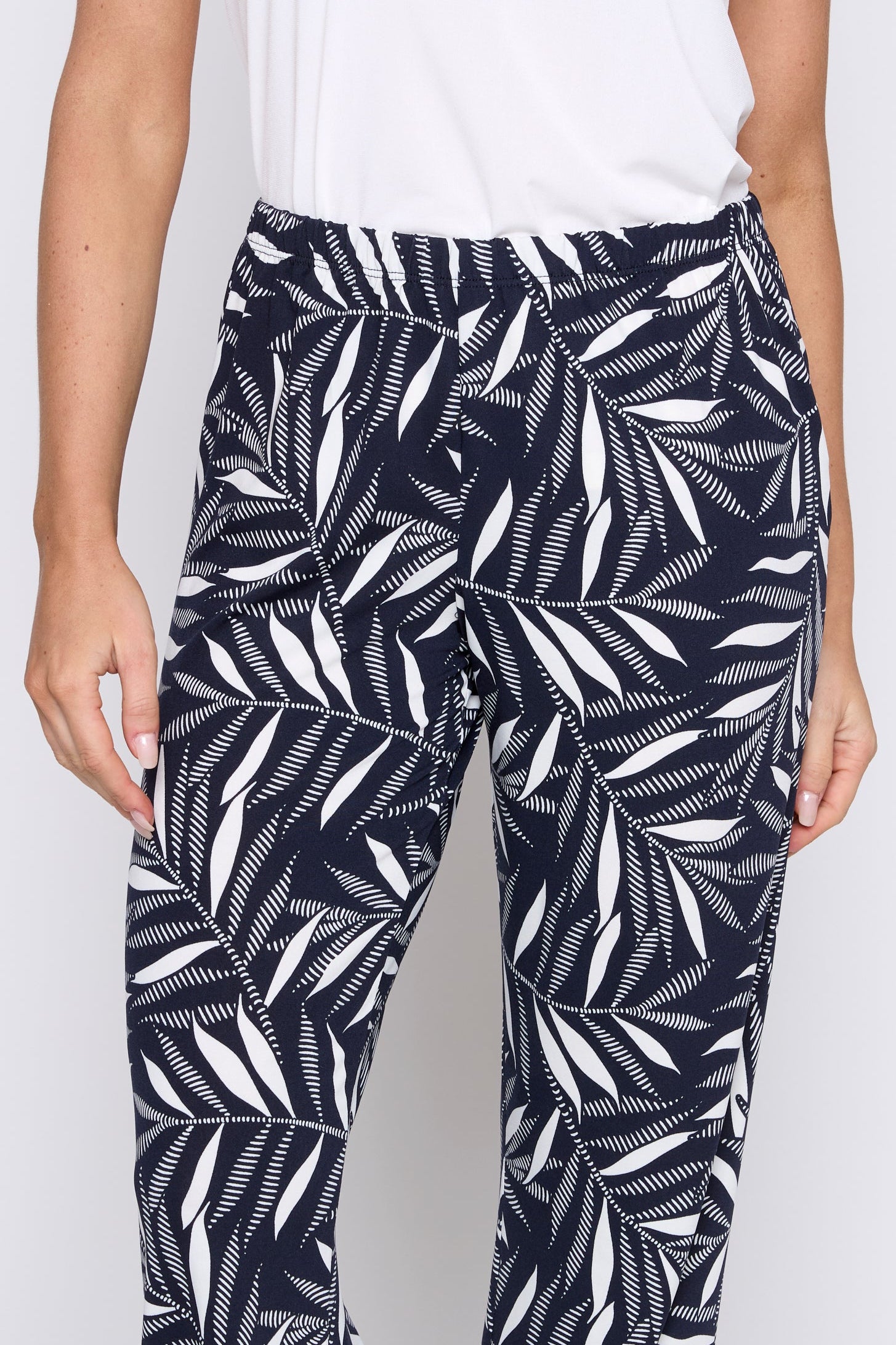 Navy white tropical print pant