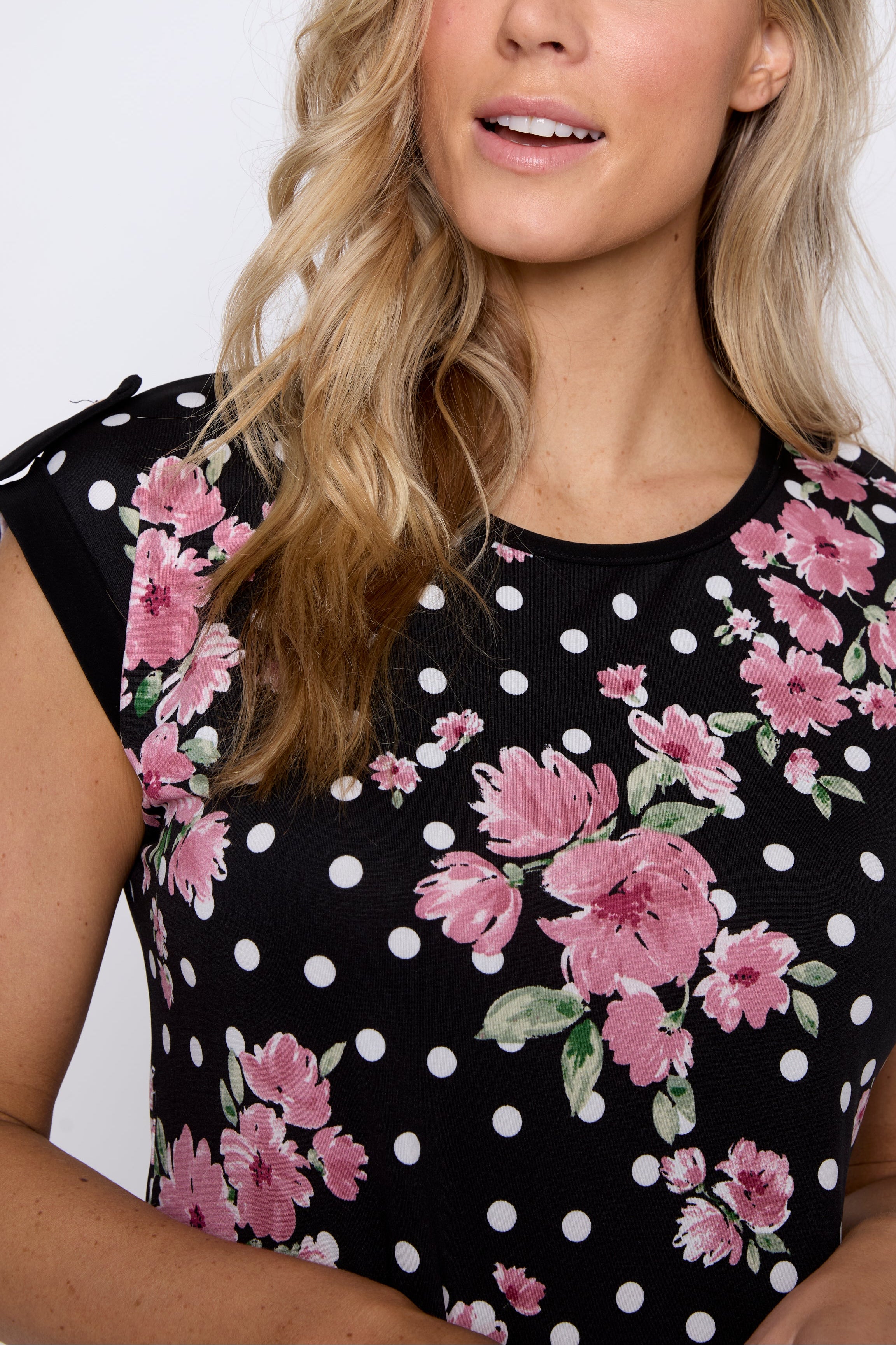 La robe trapèze à imprimé floral et pois