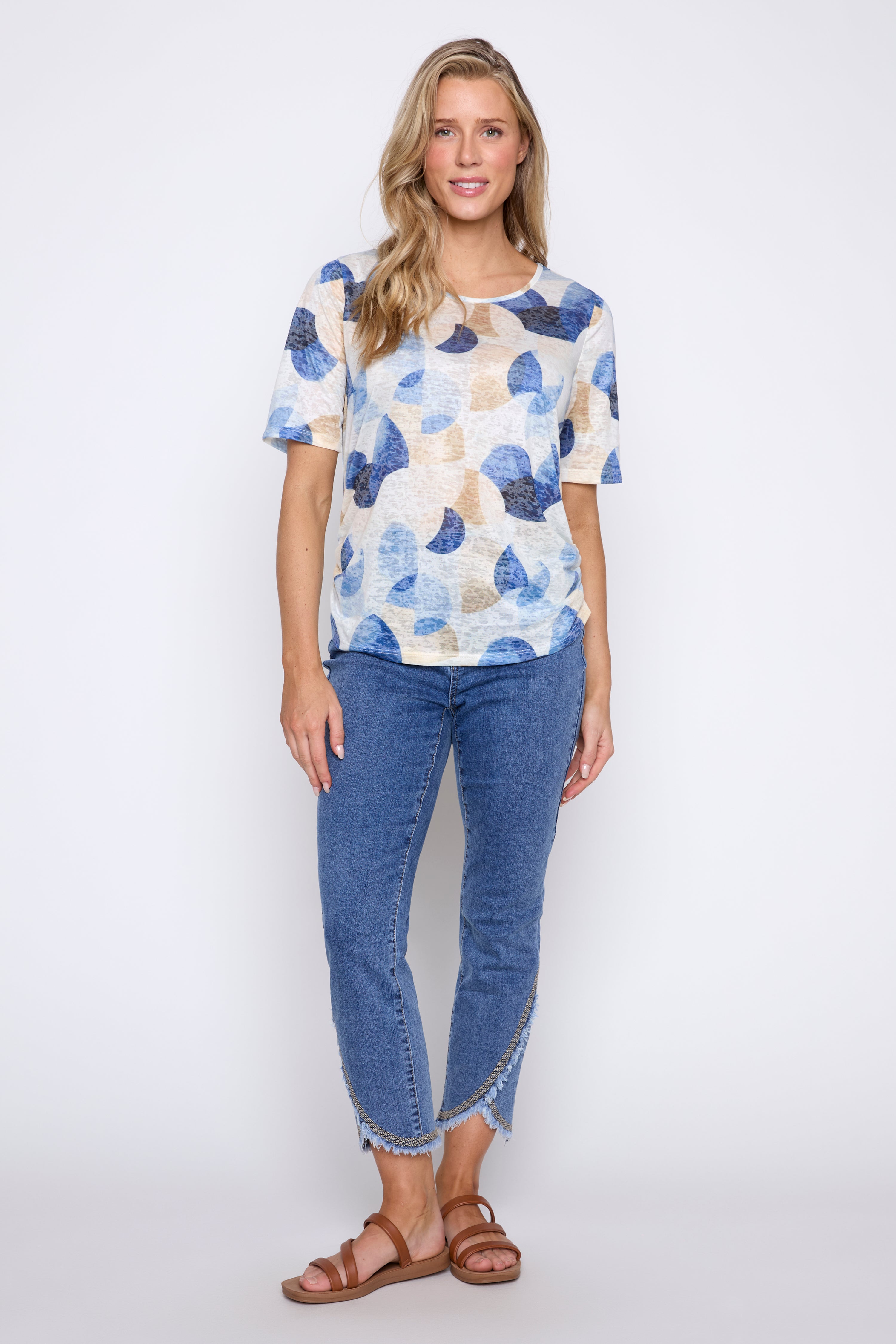 Le T-shirt imprimé à manches au coude dévoré