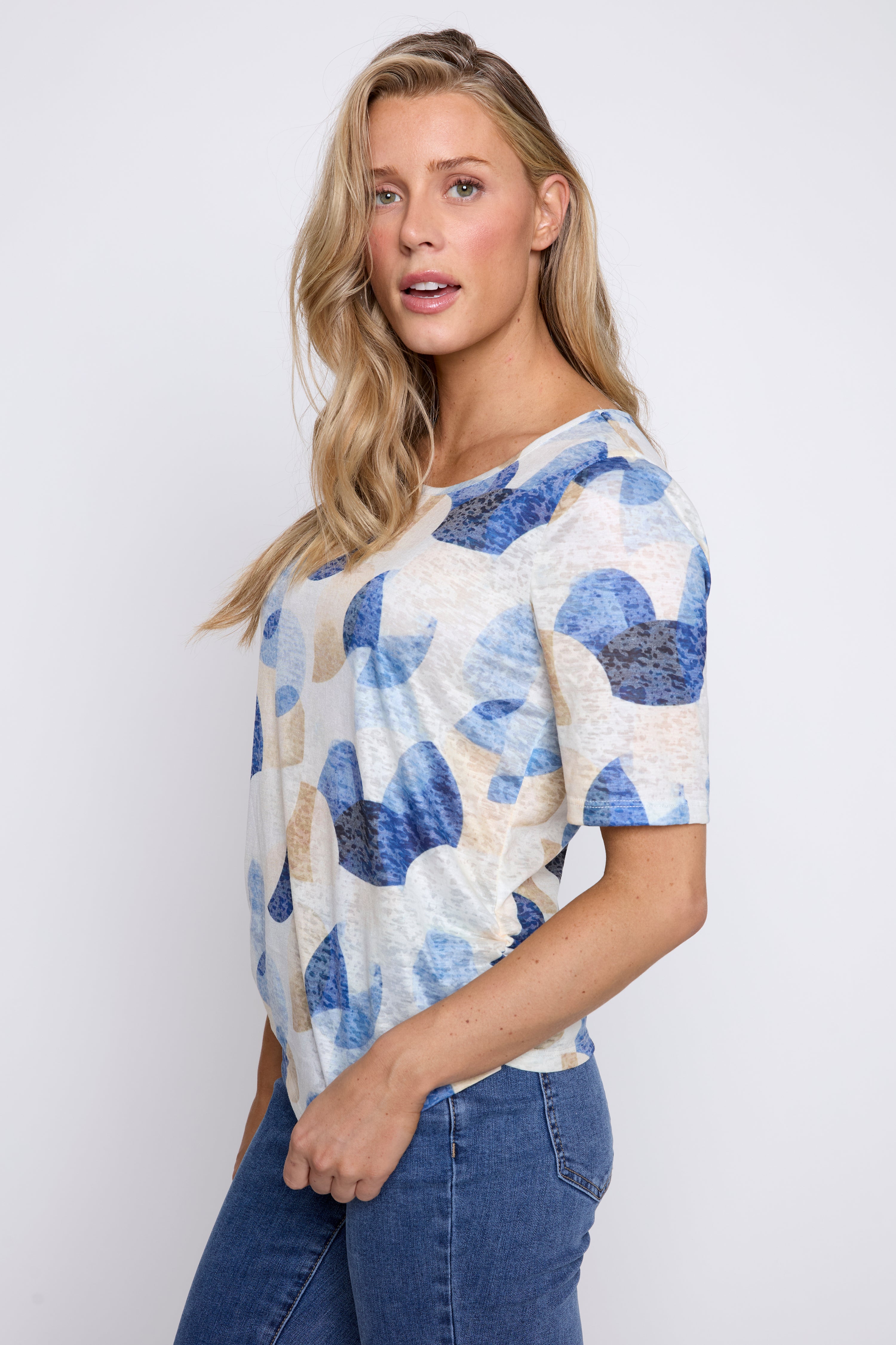 Le T-shirt imprimé à manches au coude dévoré