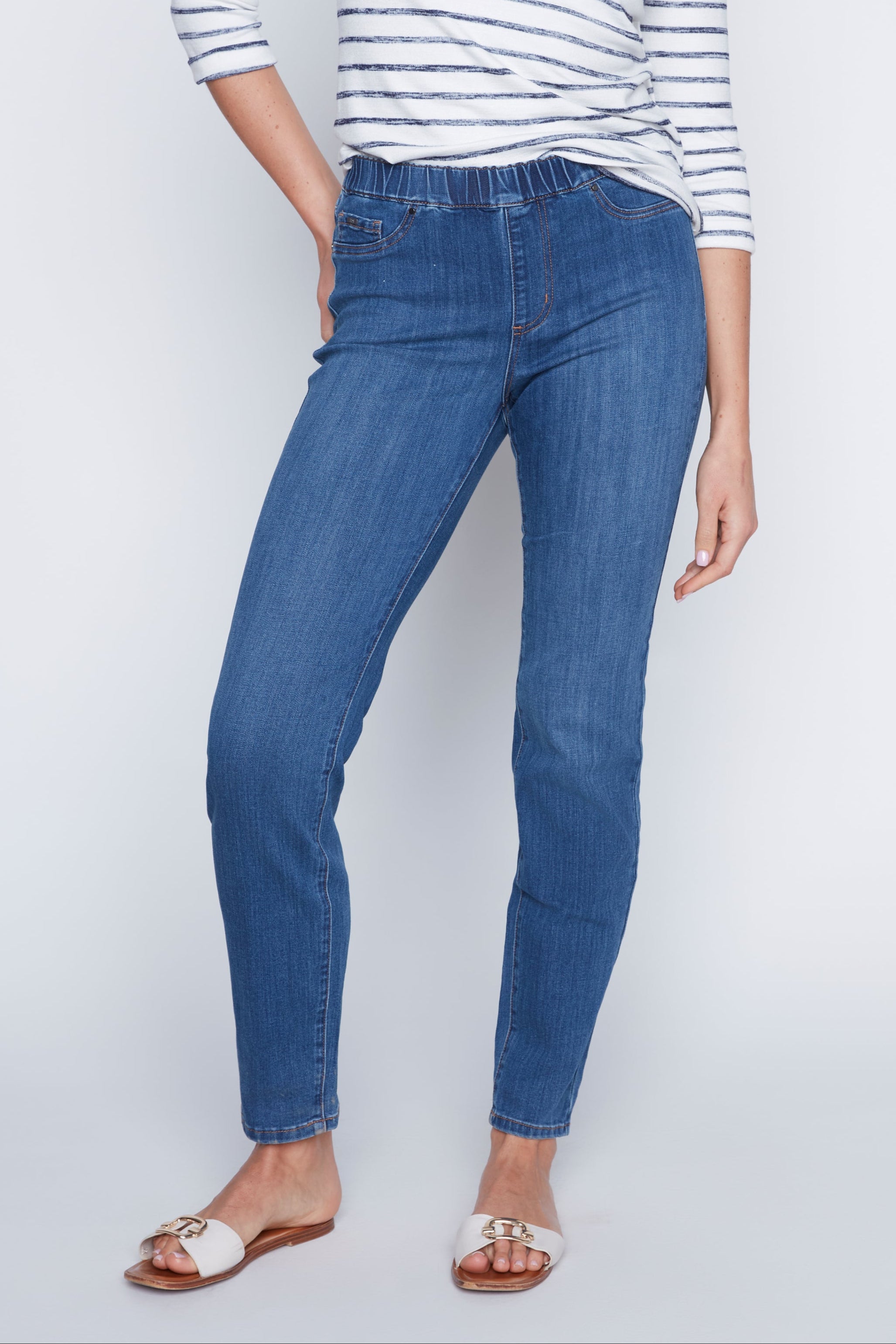 Slim leg pull on jean