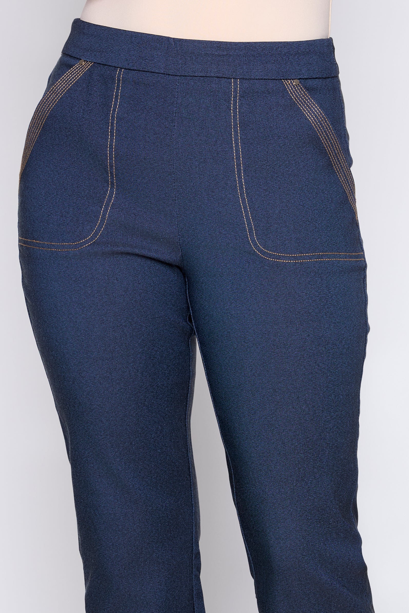 Le capri effet denim à jambes semi-évasées