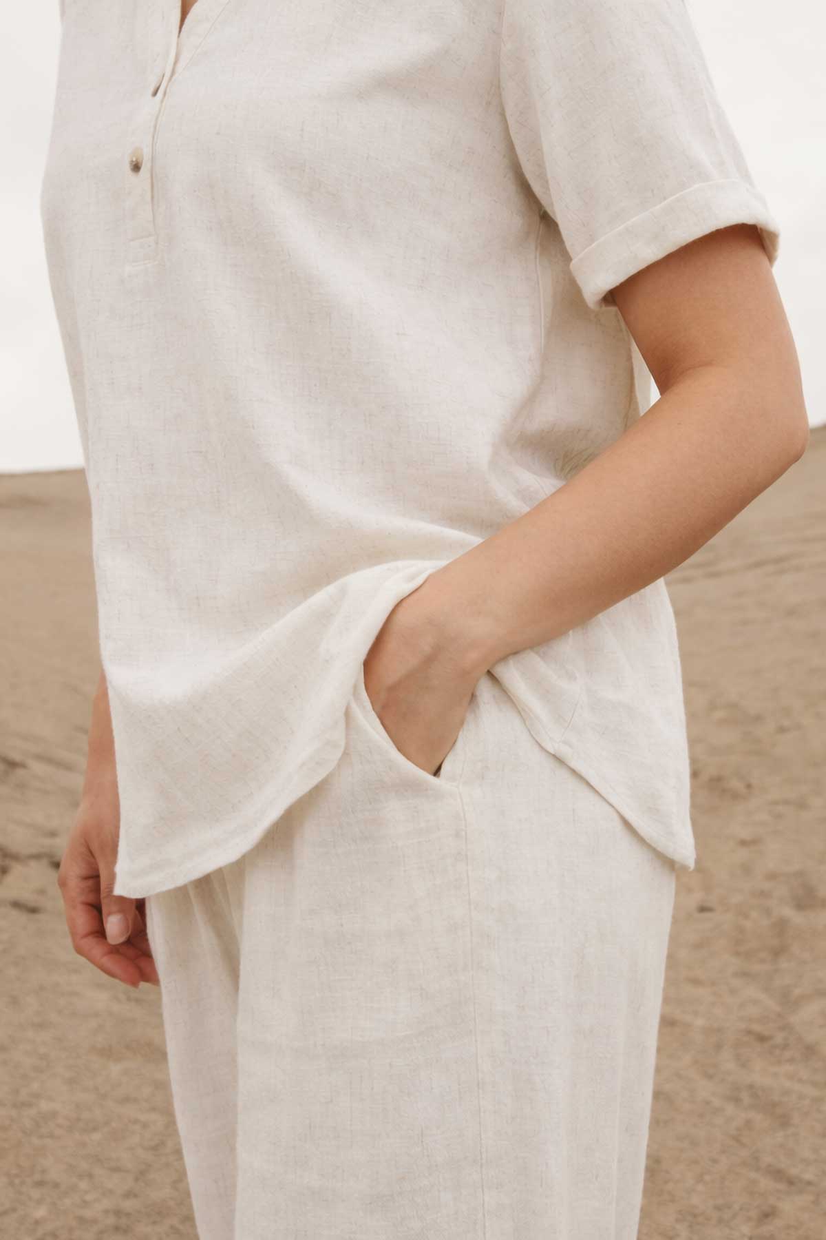 L e haut à col plissé doux en mélange de lin