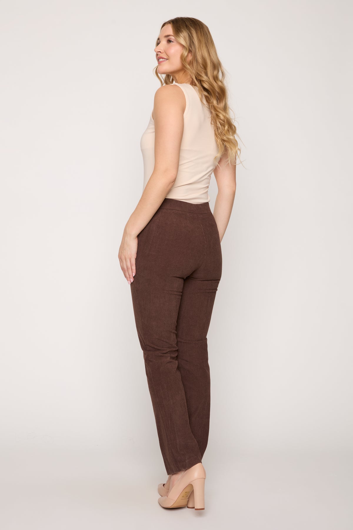 #Color_BROWN