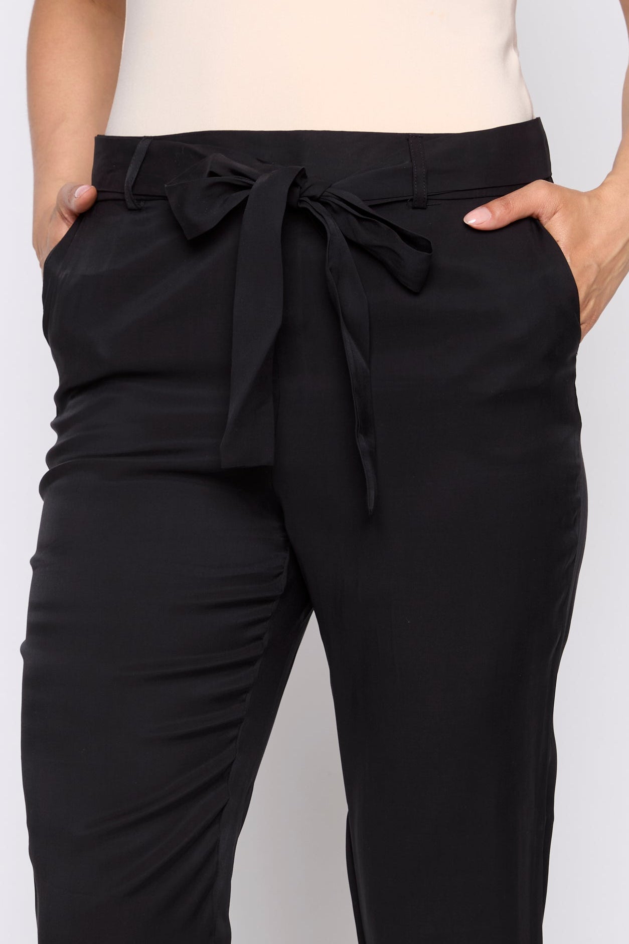 Slim leg sash detail pant