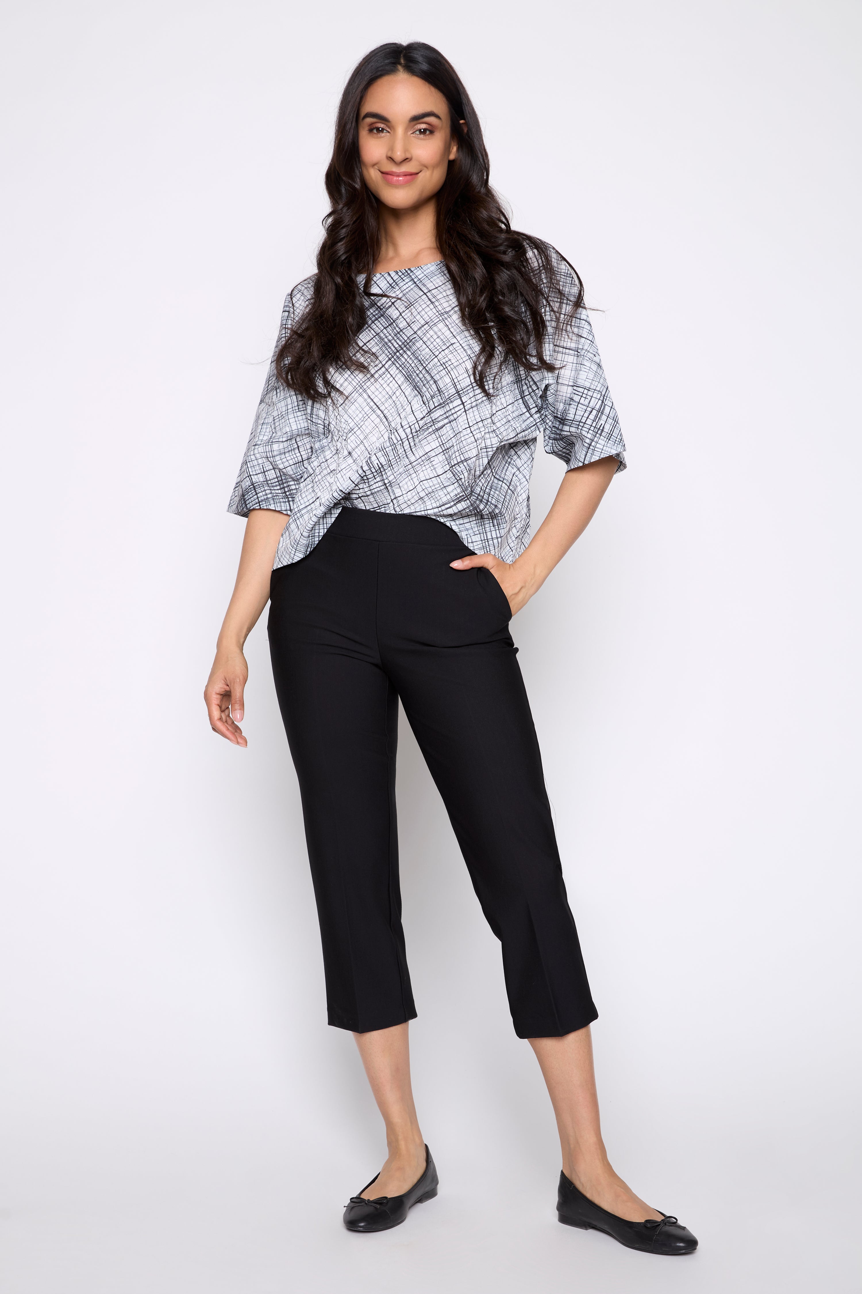 Straight leg capri with pockets
