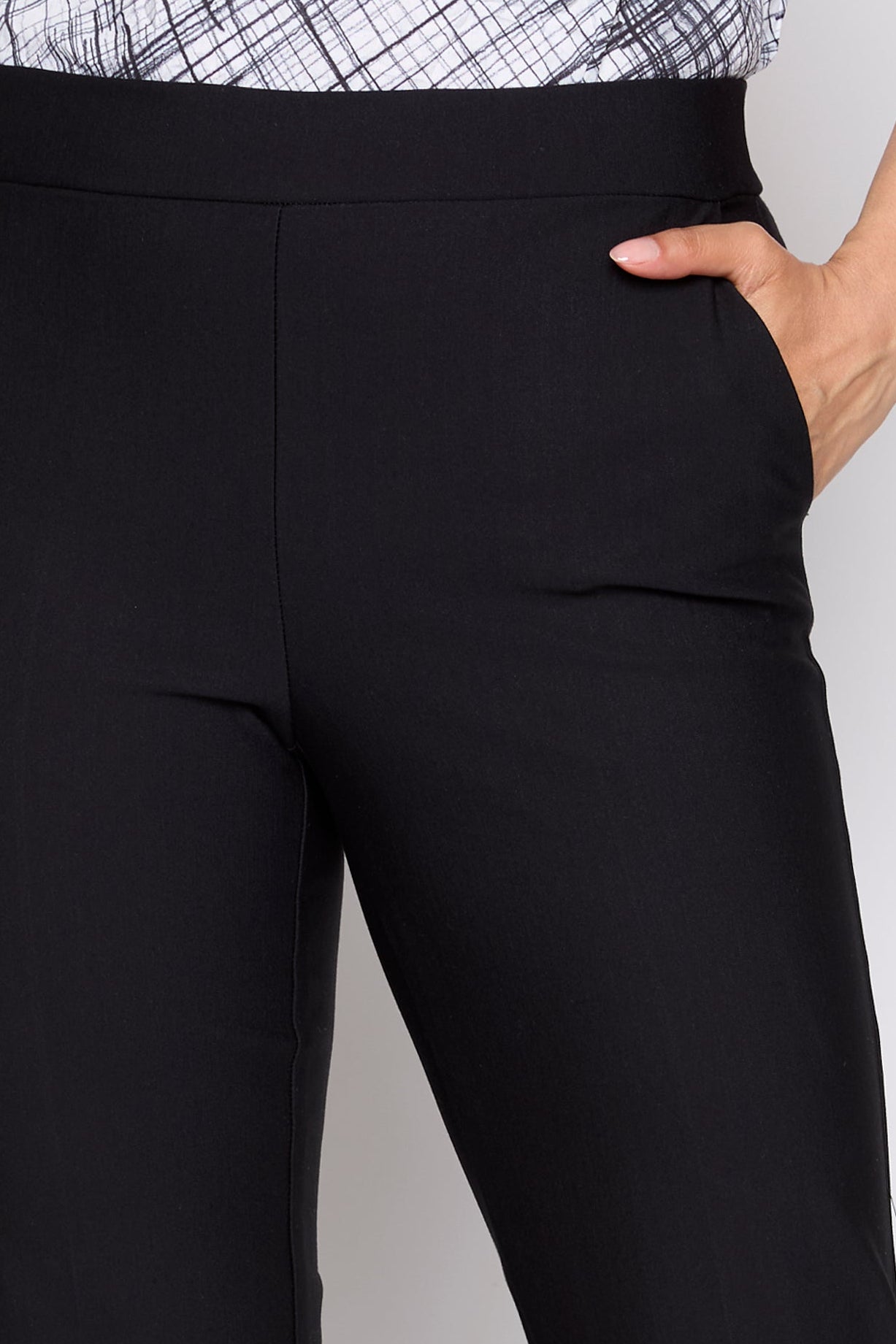 Straight leg capri with pockets