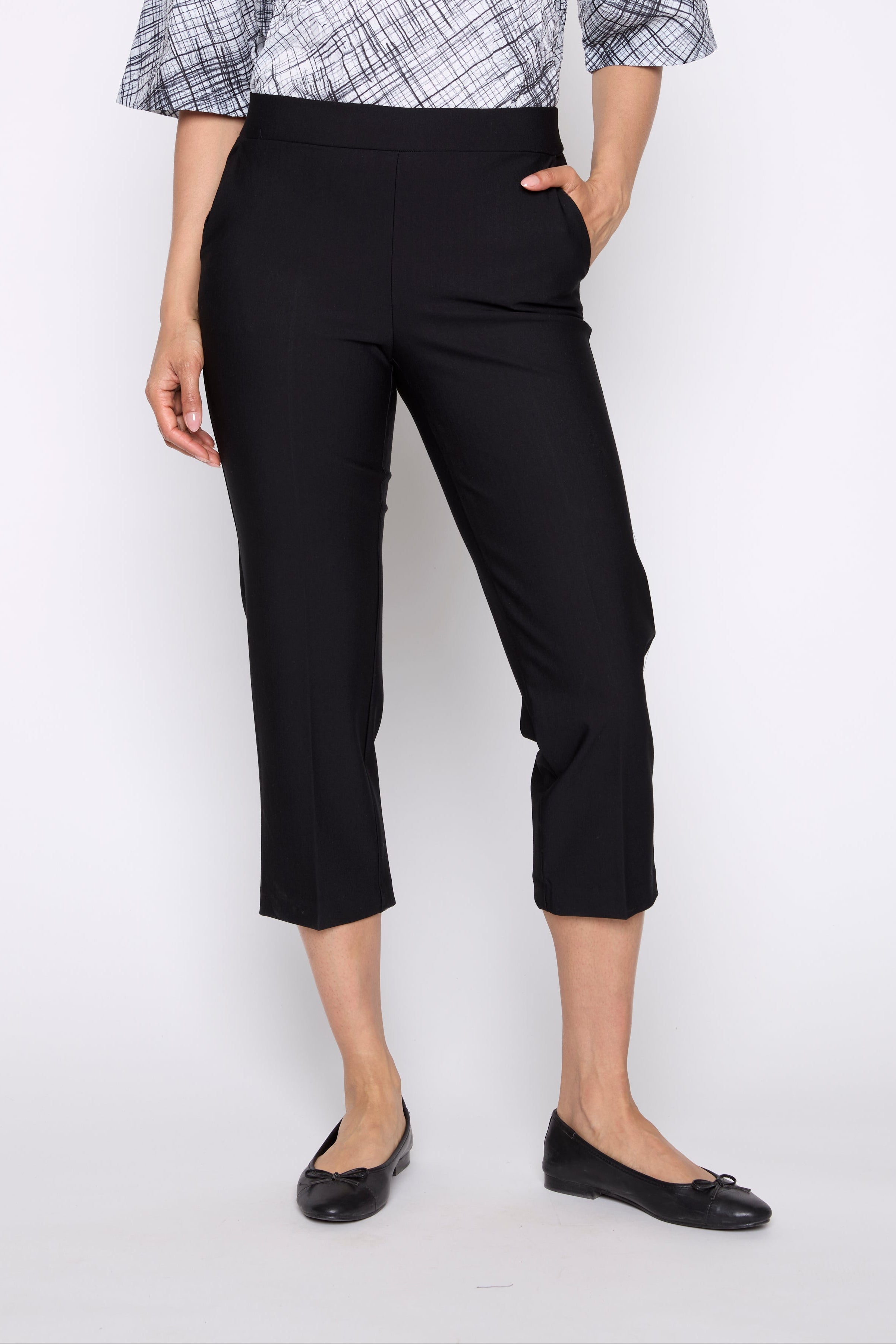 Straight leg capri with pockets