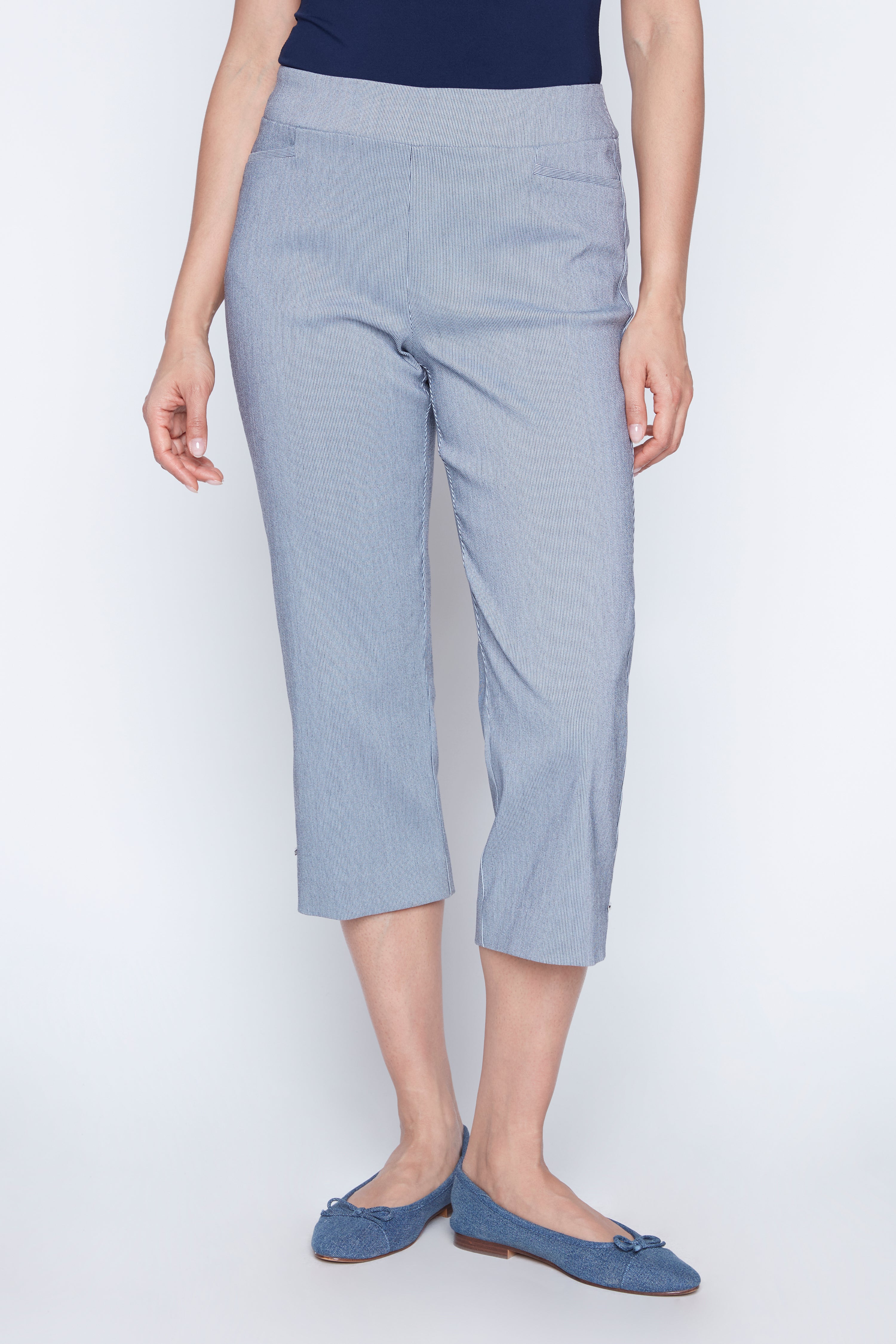 Le capri rayé à jambes étroite