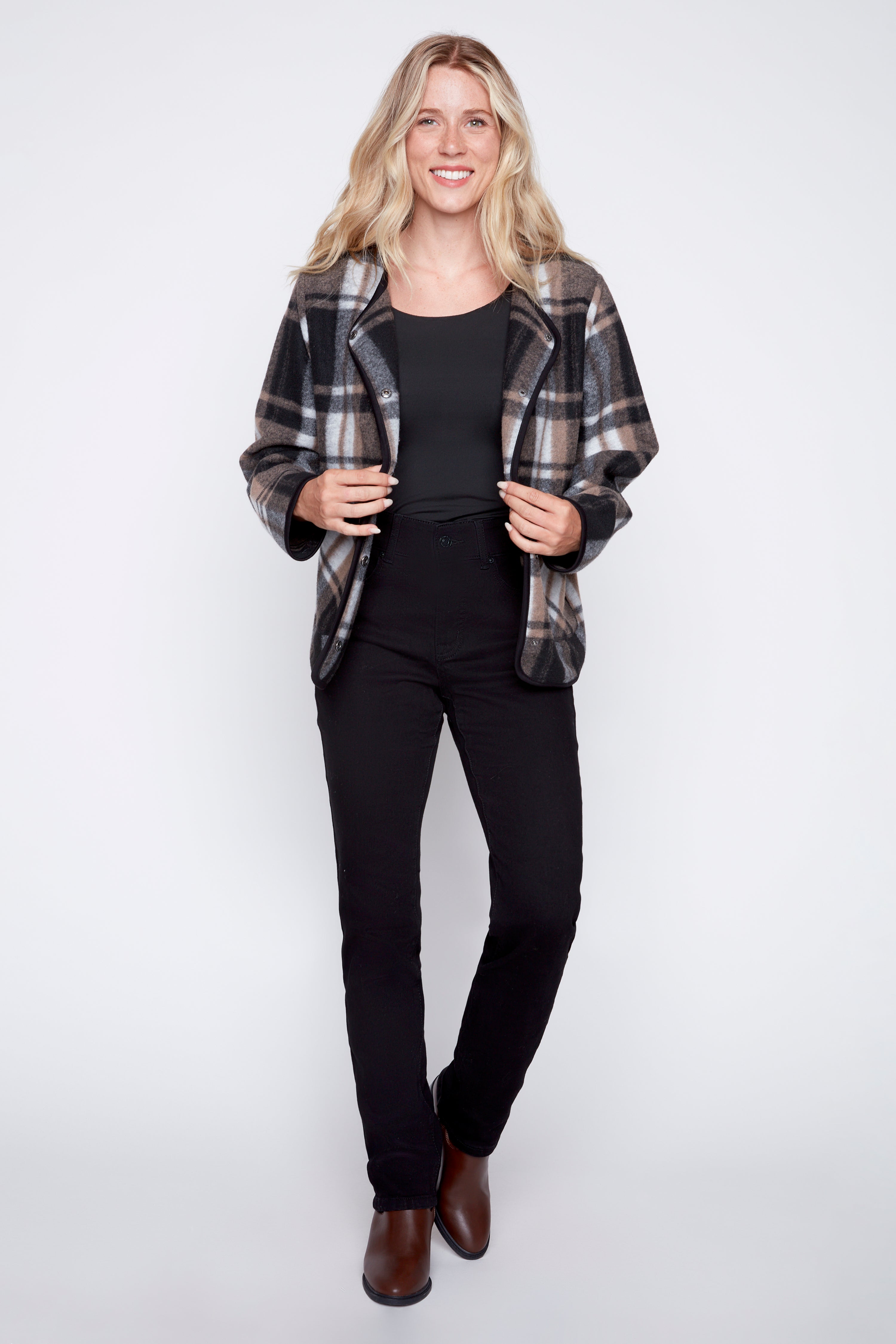 Collarless plaid jacket