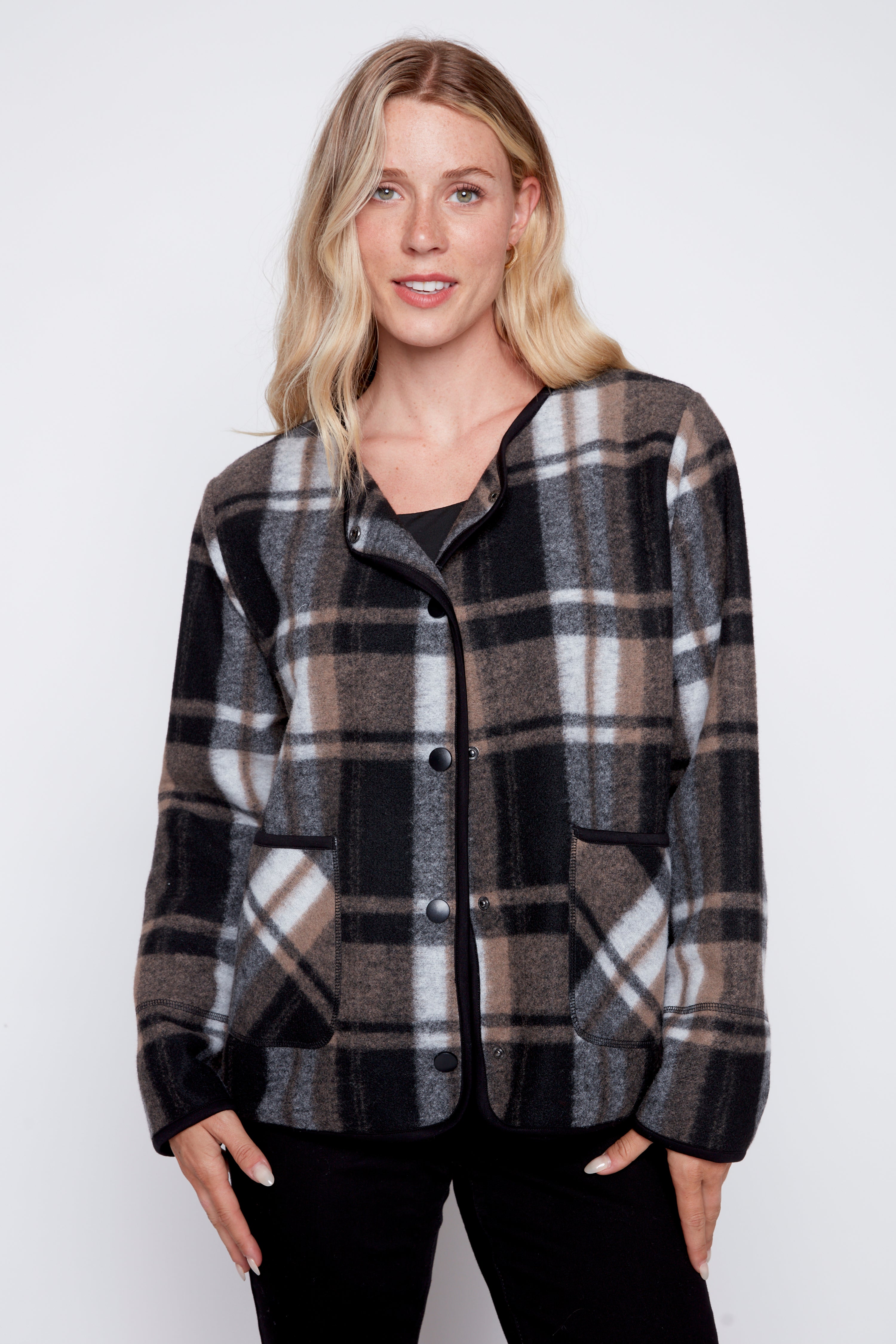 Collarless plaid jacket