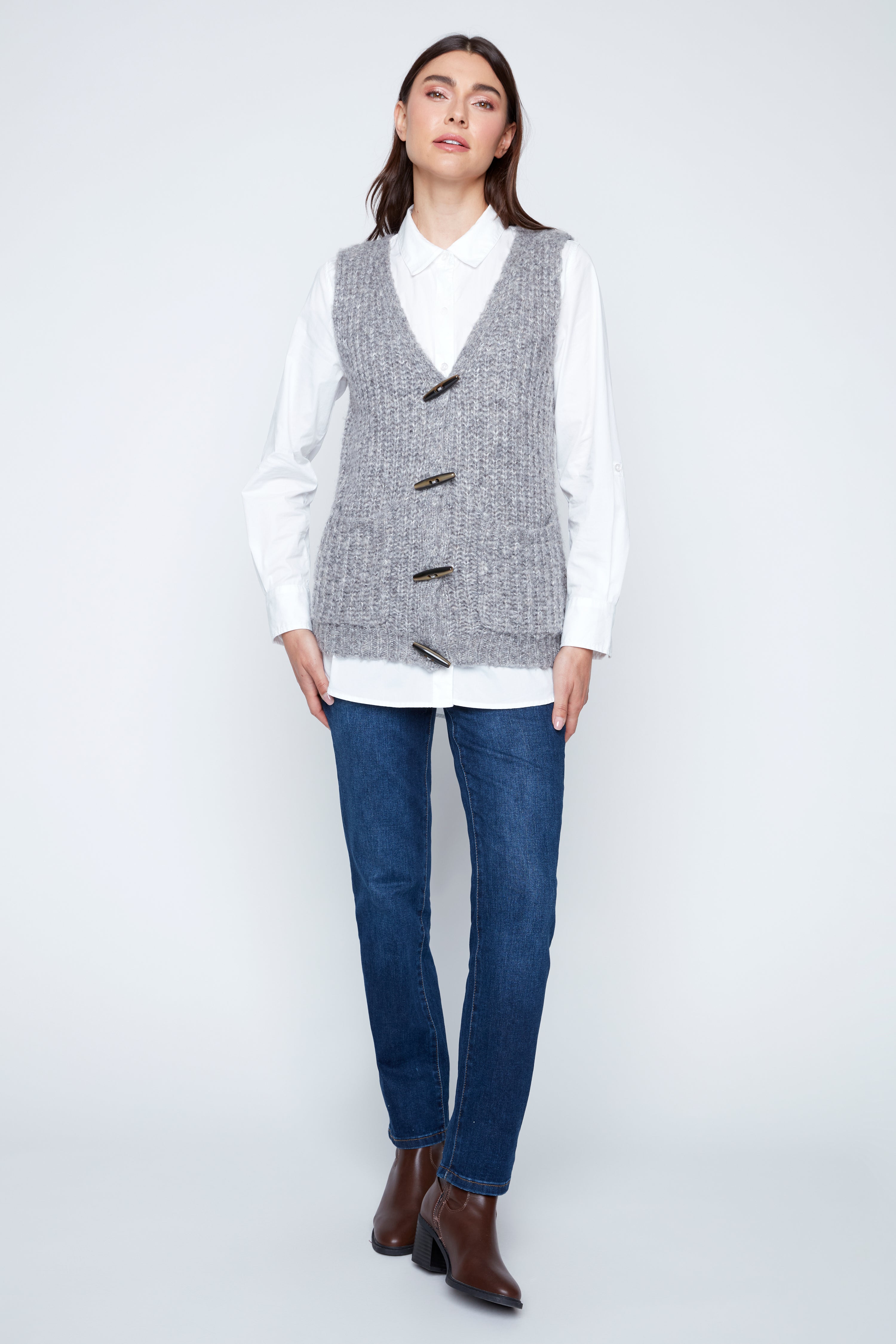 Sweater vest with pockets