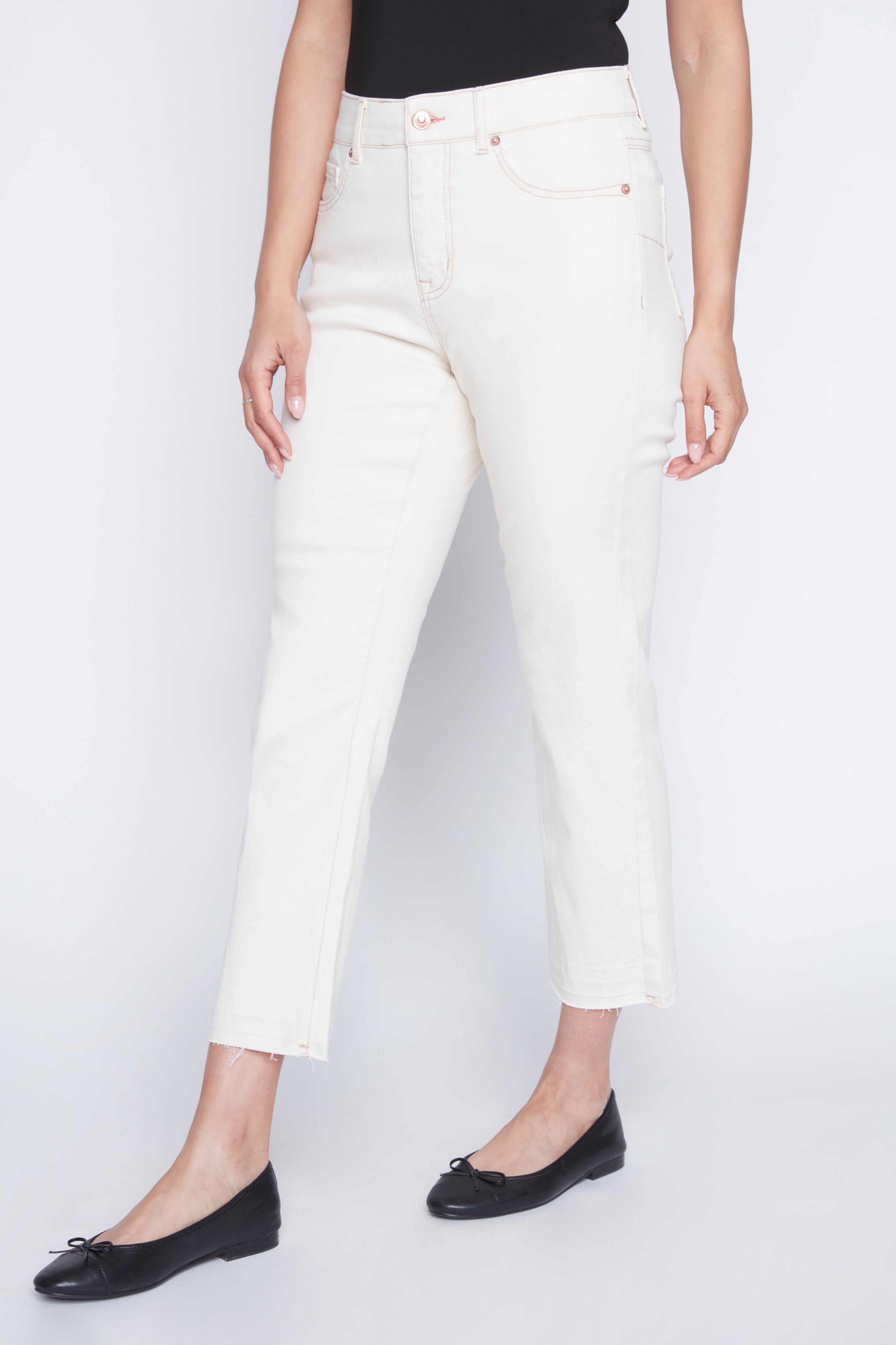 Le jean coloré Sophia à coupe légèrement évasée