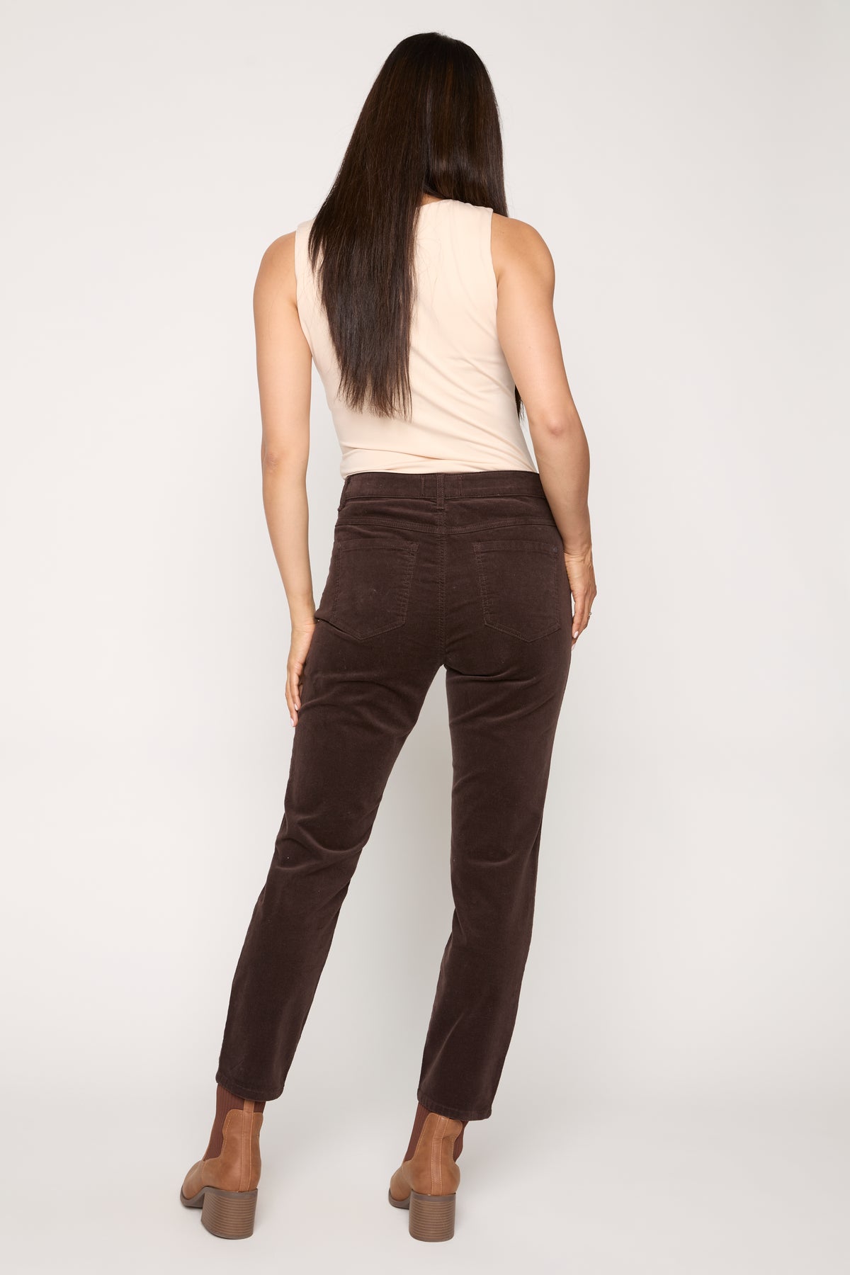 #Color_BROWN