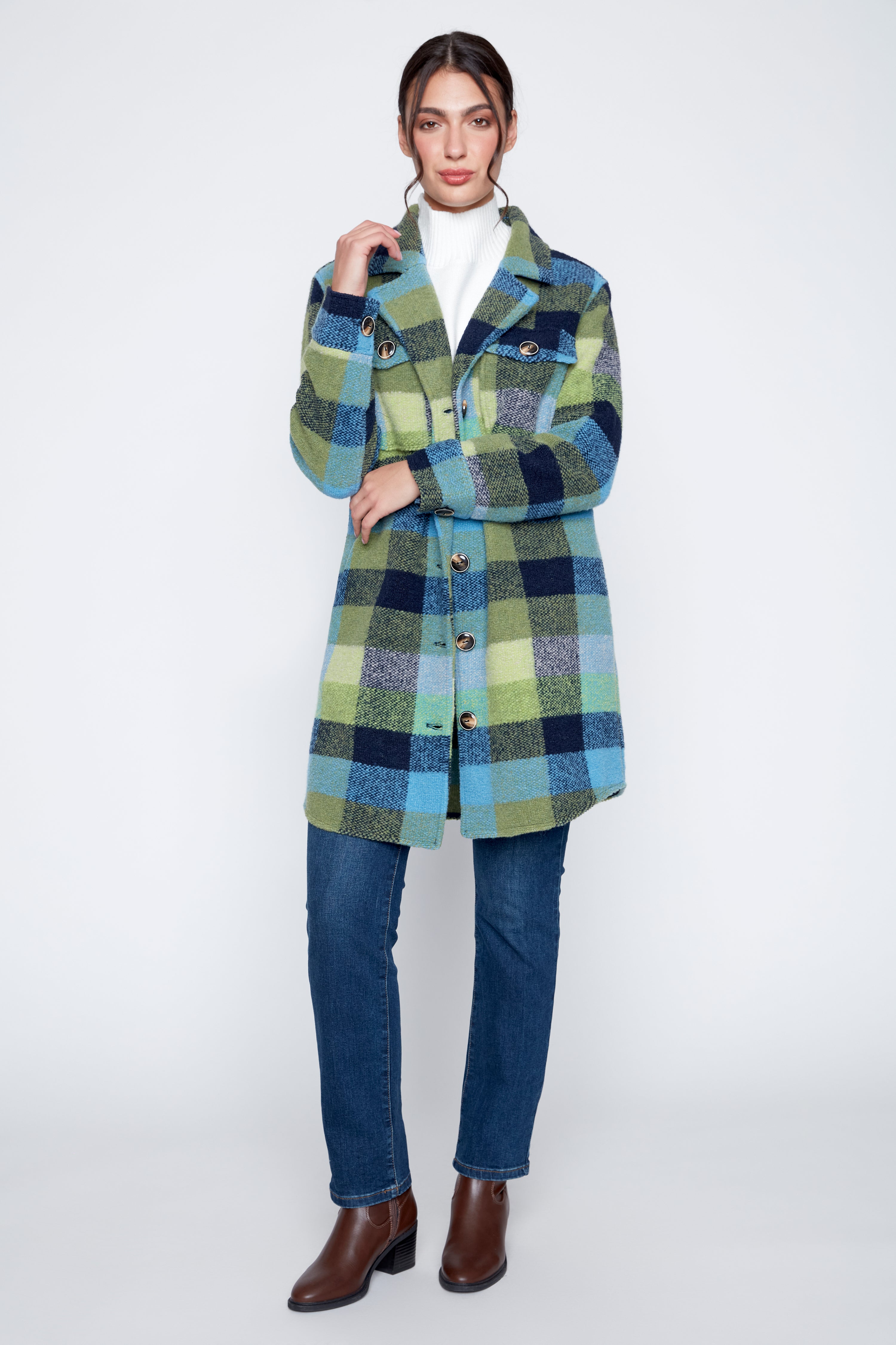 La veste en tricot à carreaux