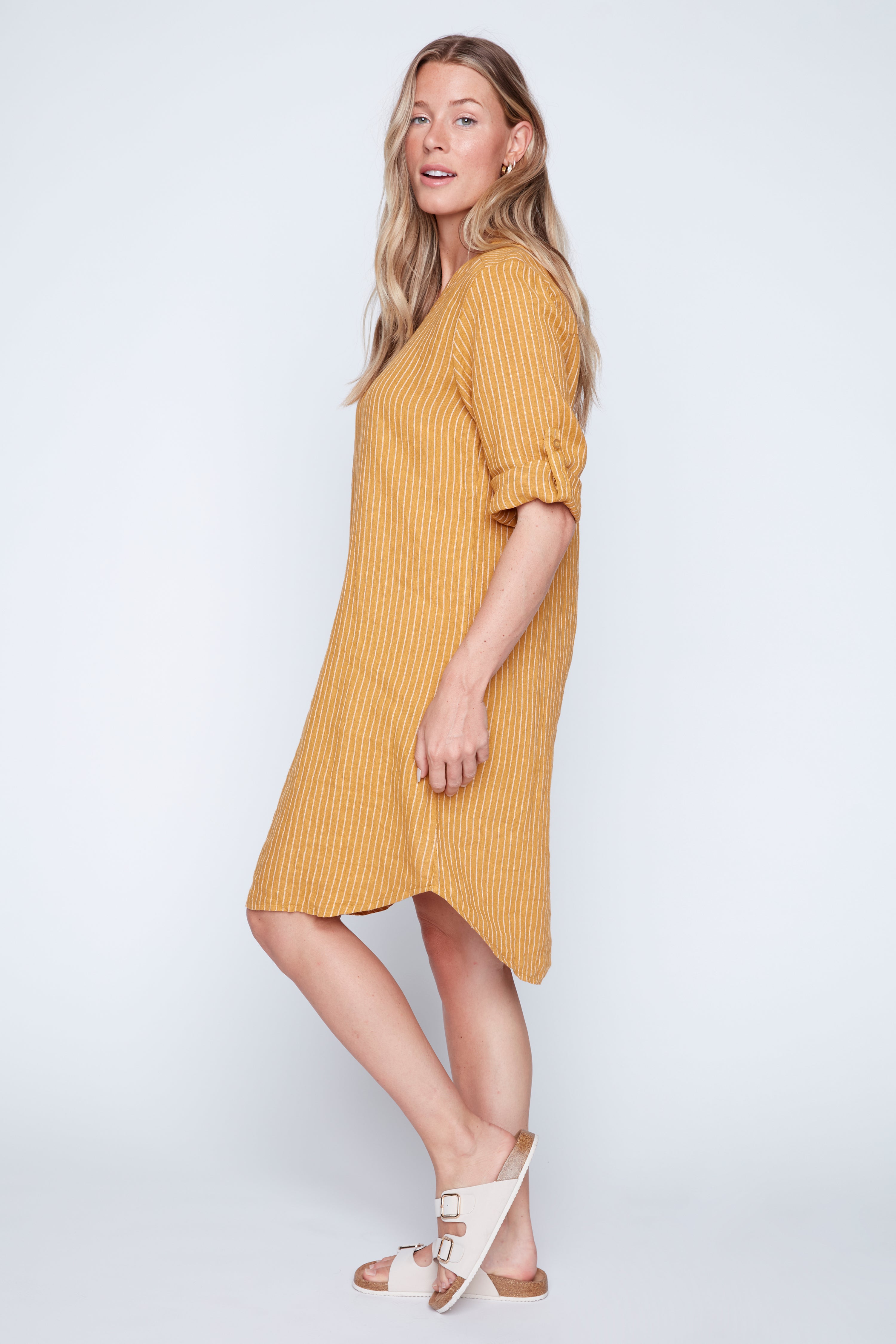 La robe en lin à rayures