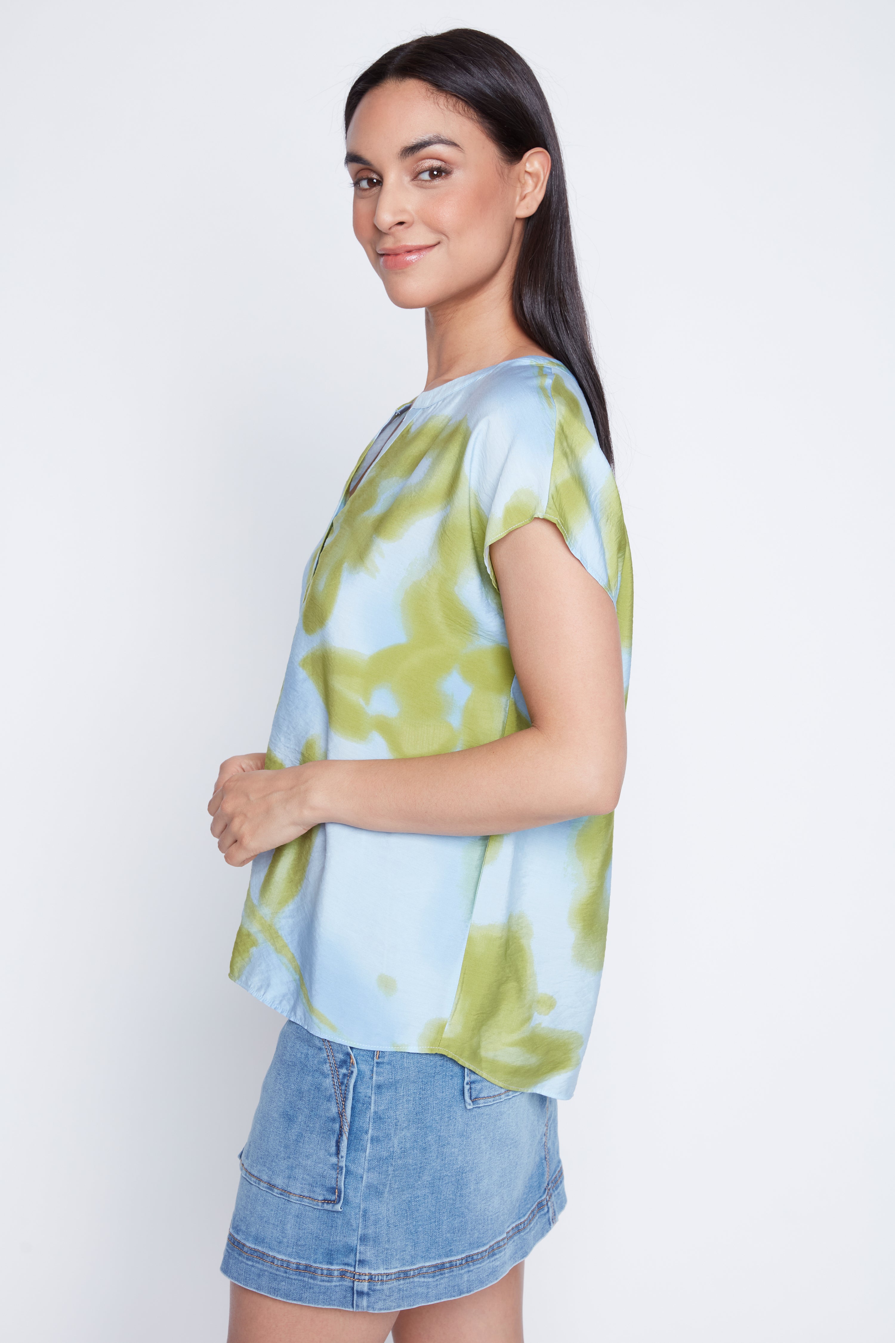 Le haut en crêpe à motif floral