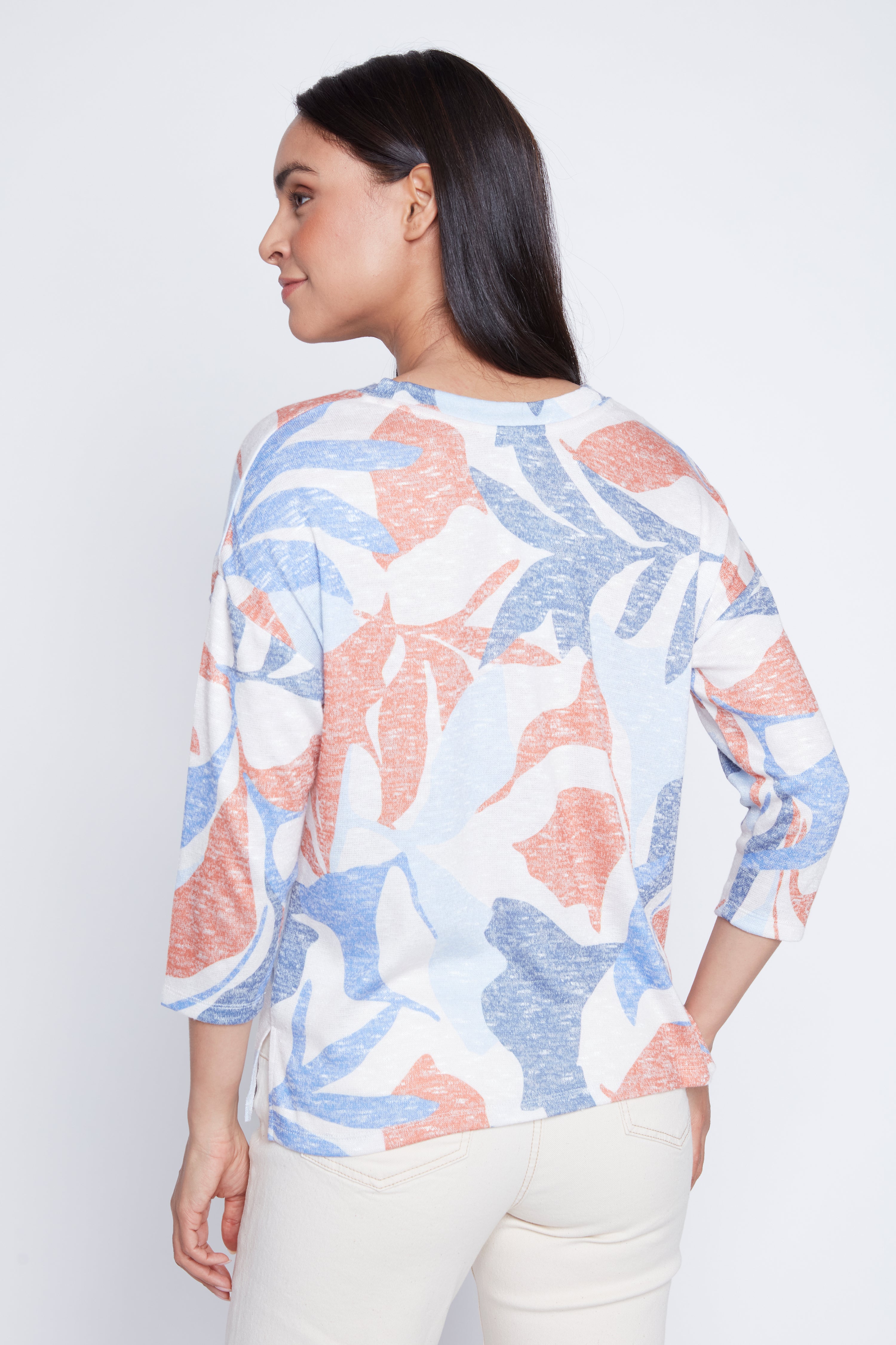 Le haut à imprimé botanique pastel